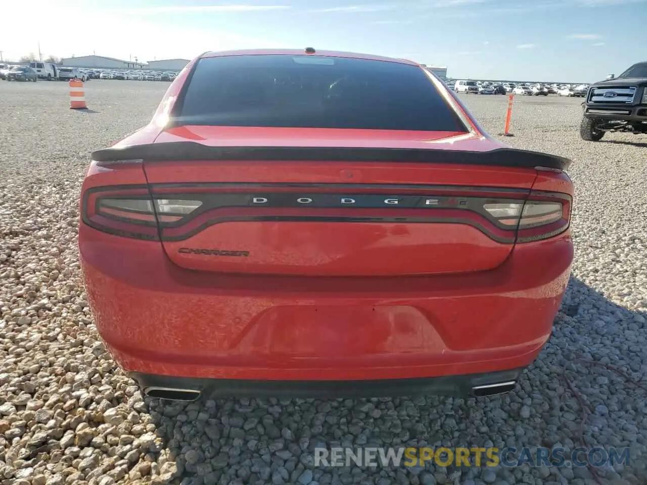6 fotografías del automóvil dañado 2C3CDXBGXKH504983 DODGE CHARGER 2019
