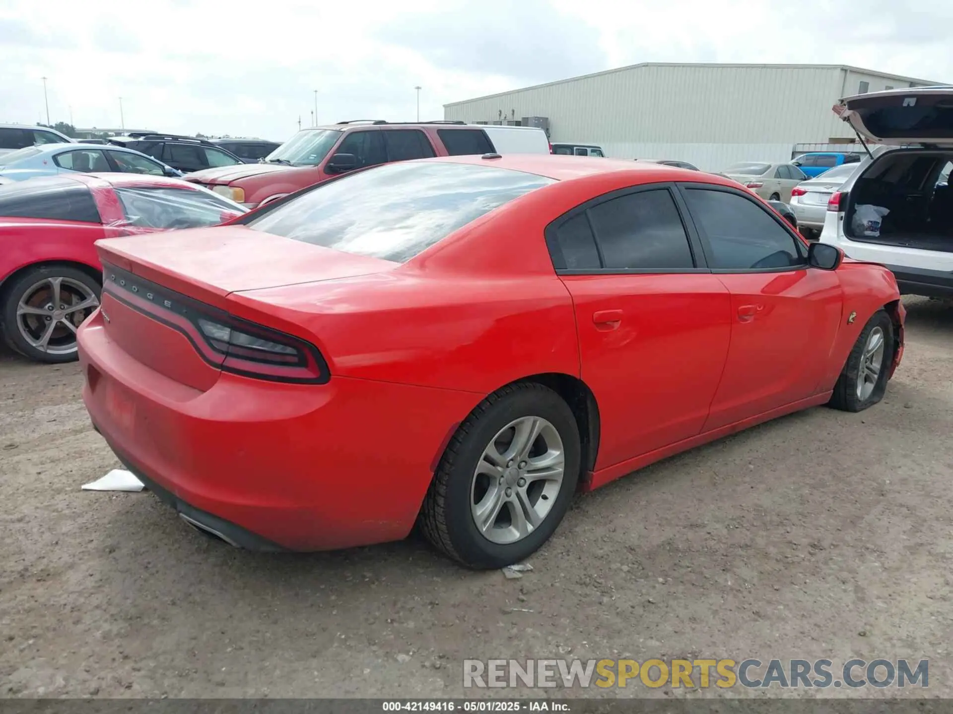 4 fotografías del automóvil dañado 2C3CDXBGXKH664118 DODGE CHARGER 2019