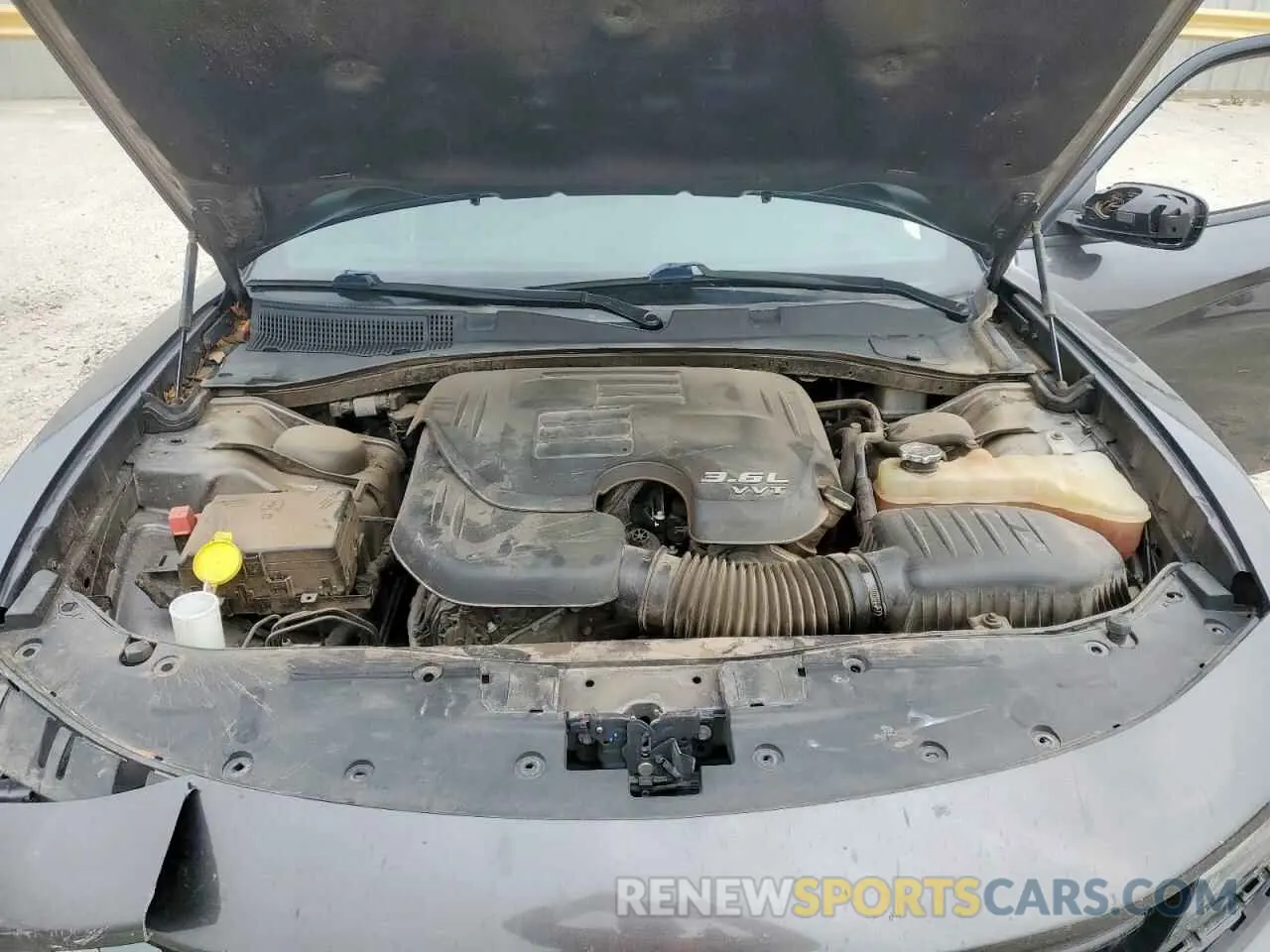 12 fotografías del automóvil dañado 2C3CDXBGXKH711759 DODGE CHARGER 2019