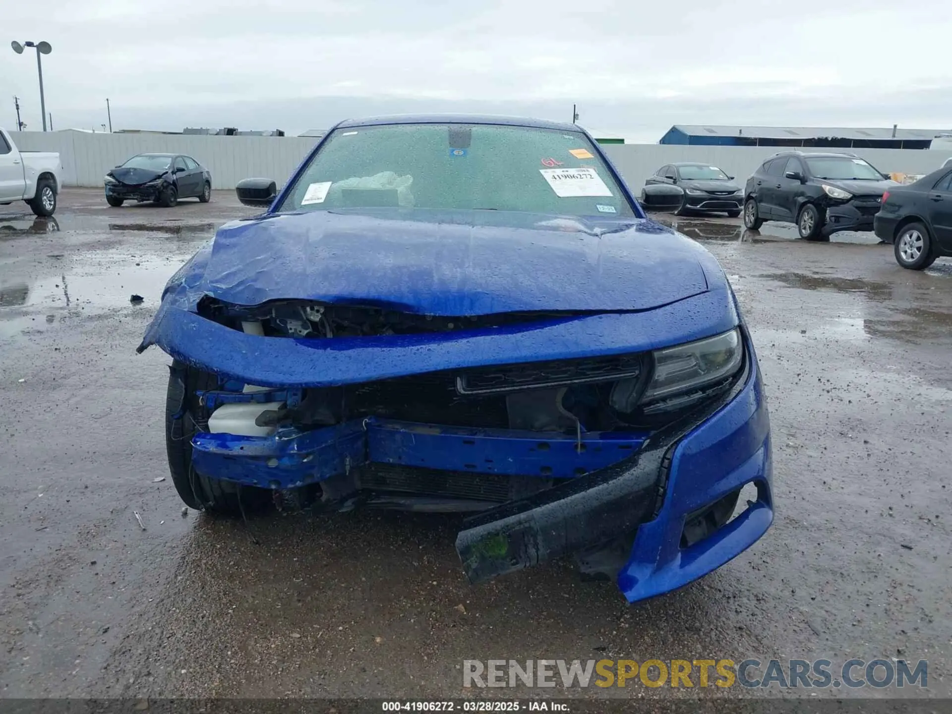 12 fotografías del automóvil dañado 2C3CDXBGXKH748729 DODGE CHARGER 2019