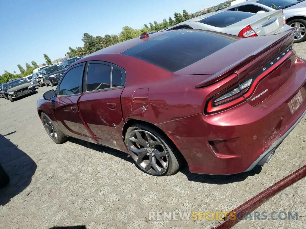 2 fotografías del automóvil dañado 2C3CDXCT0KH738030 DODGE CHARGER 2019