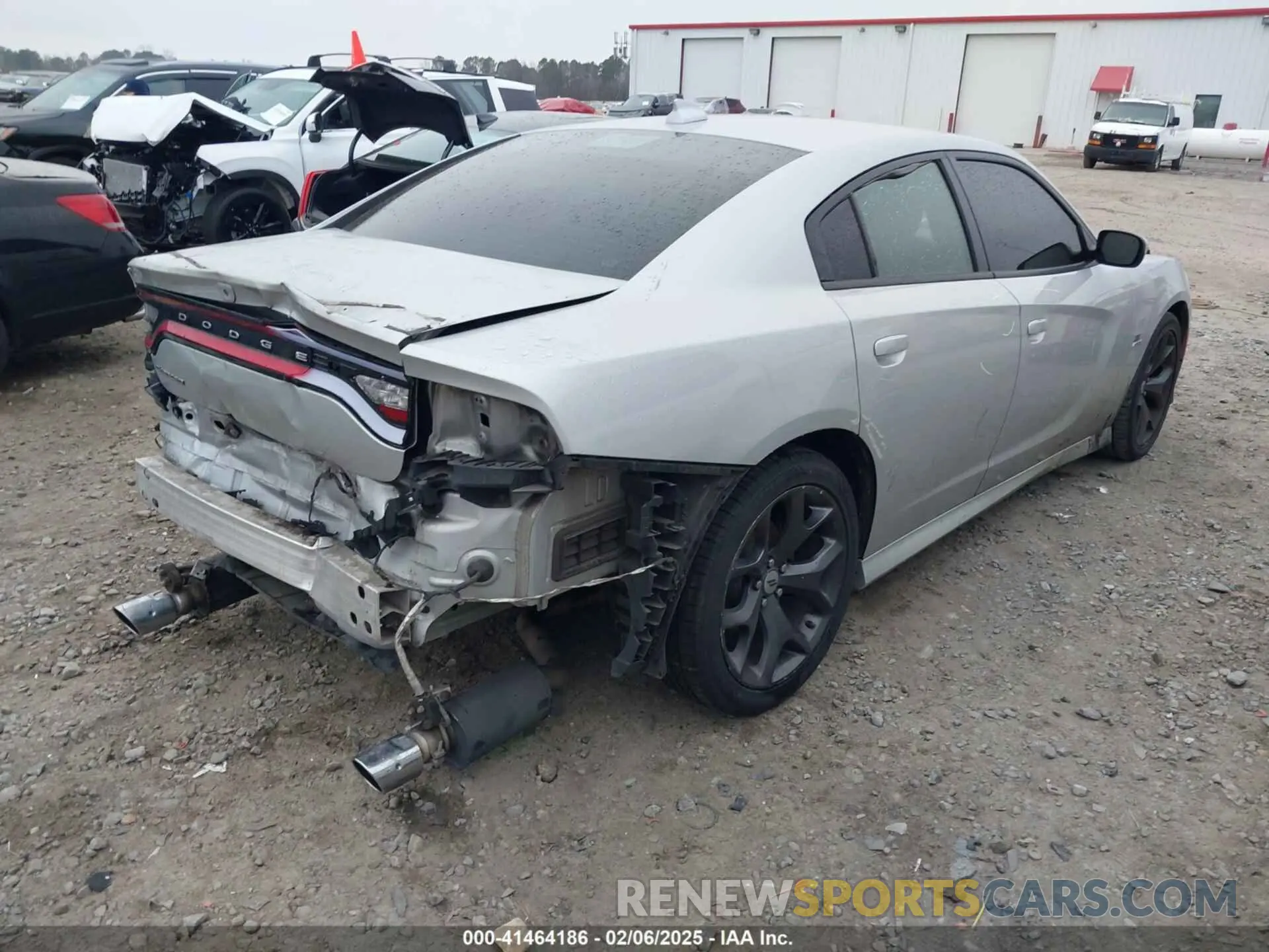 4 fotografías del automóvil dañado 2C3CDXCT2KH605656 DODGE CHARGER 2019