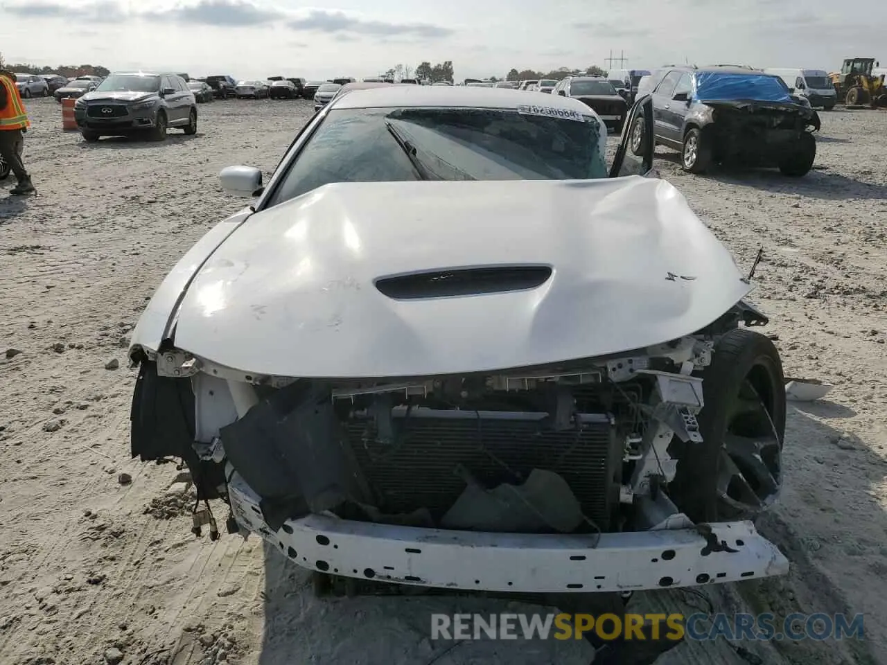 5 fotografías del automóvil dañado 2C3CDXCT3KH526920 DODGE CHARGER 2019