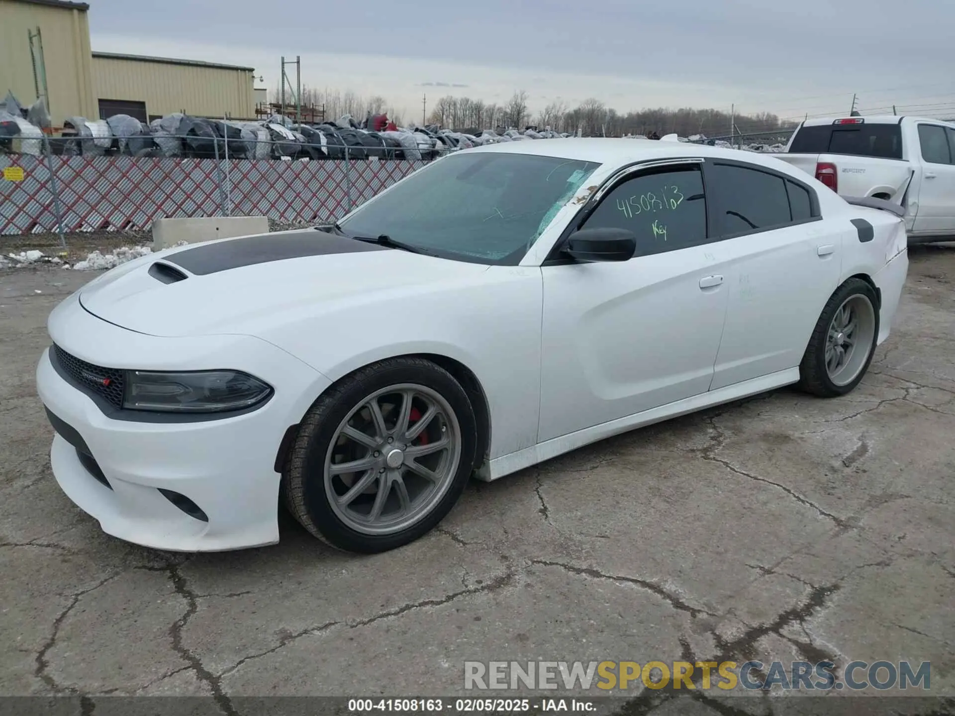 2 fotografías del automóvil dañado 2C3CDXCT3KH666949 DODGE CHARGER 2019