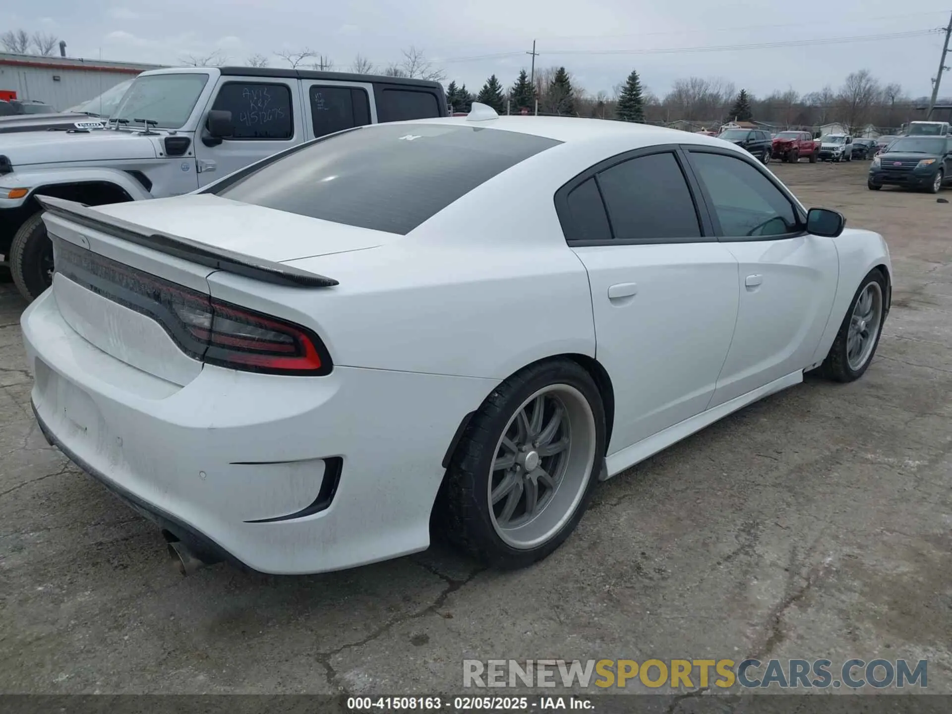 4 fotografías del automóvil dañado 2C3CDXCT3KH666949 DODGE CHARGER 2019