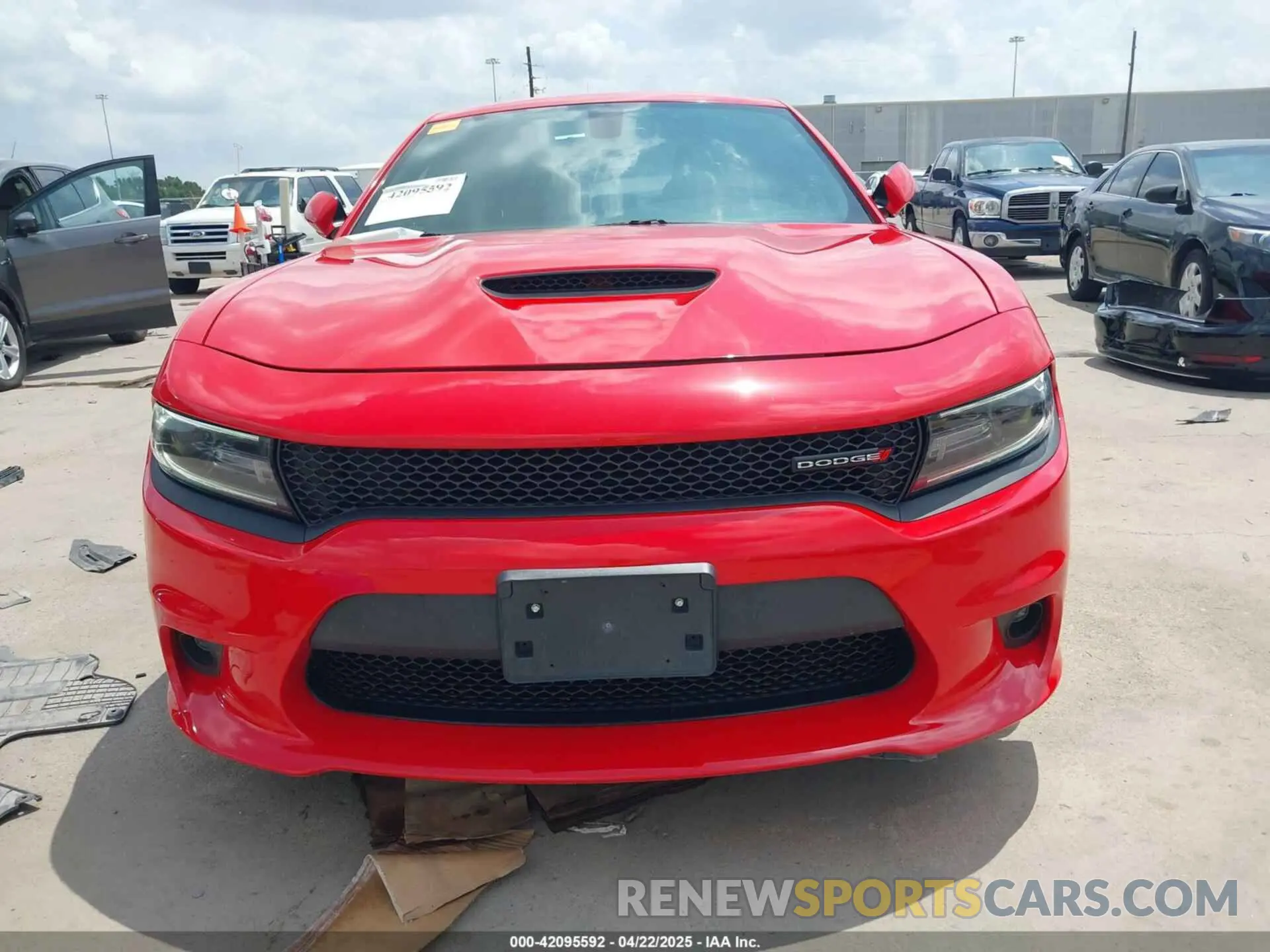12 fotografías del automóvil dañado 2C3CDXCT4KH575219 DODGE CHARGER 2019