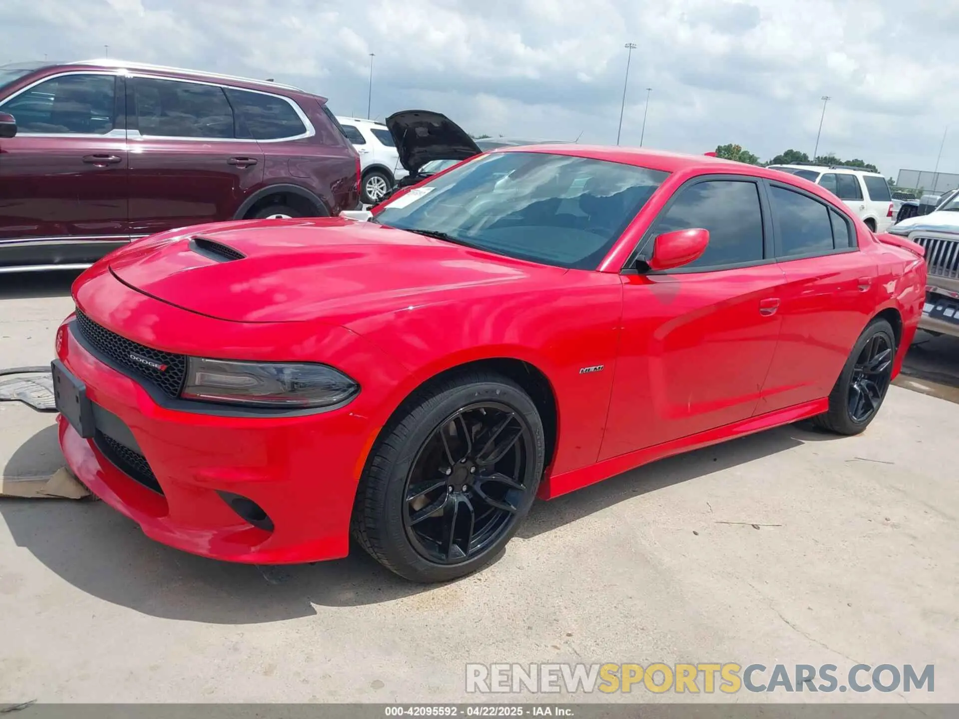 2 fotografías del automóvil dañado 2C3CDXCT4KH575219 DODGE CHARGER 2019
