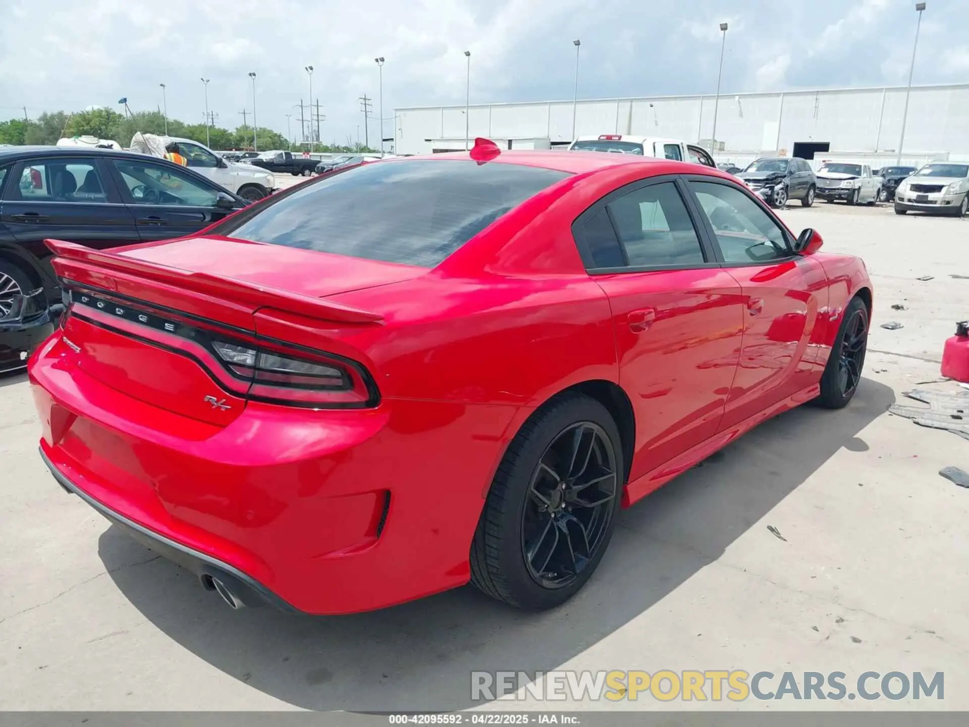 4 fotografías del automóvil dañado 2C3CDXCT4KH575219 DODGE CHARGER 2019