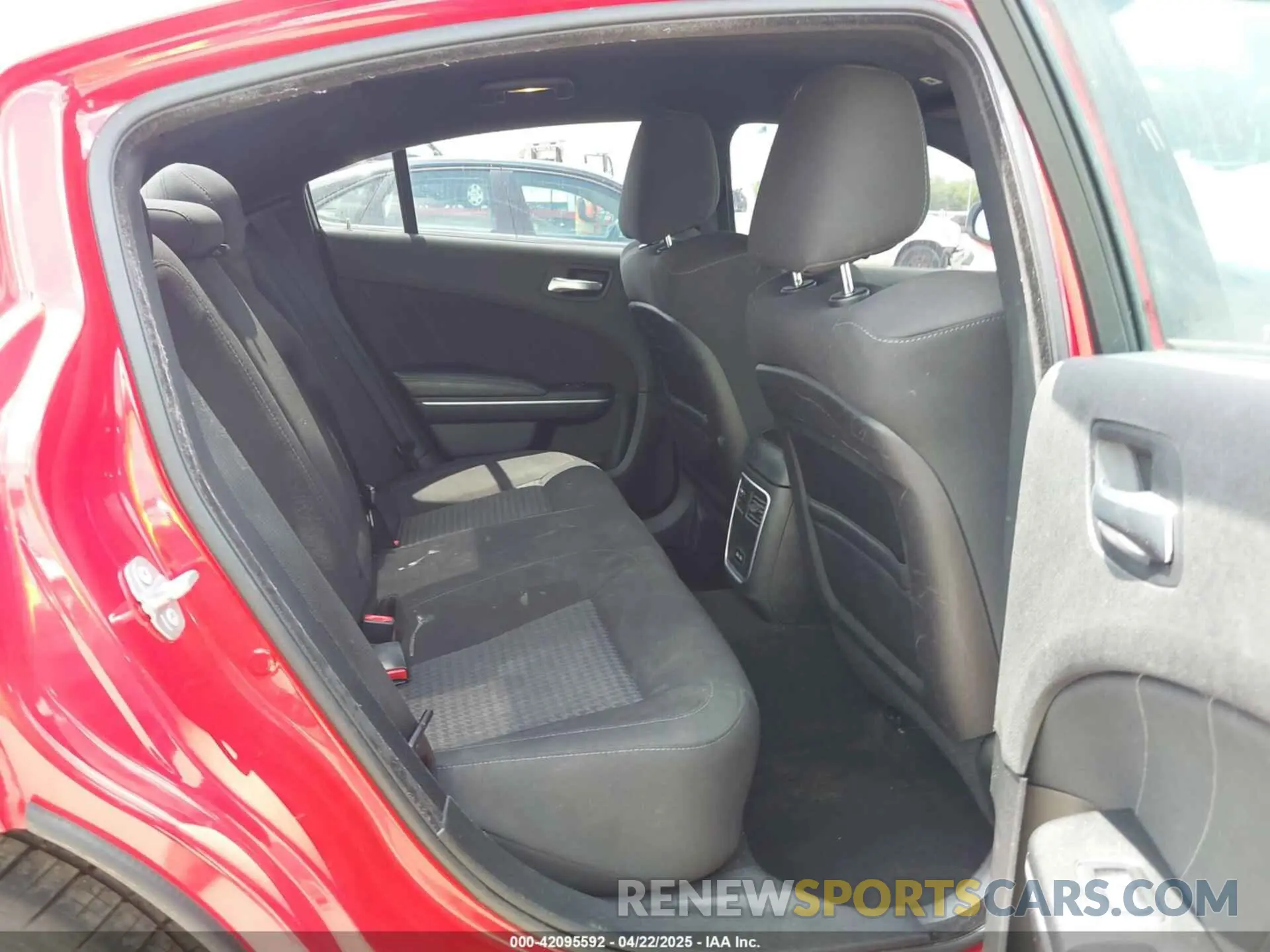 8 fotografías del automóvil dañado 2C3CDXCT4KH575219 DODGE CHARGER 2019