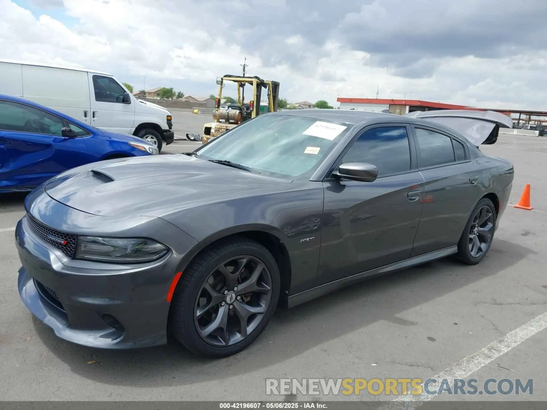2 fotografías del automóvil dañado 2C3CDXCT4KH633149 DODGE CHARGER 2019