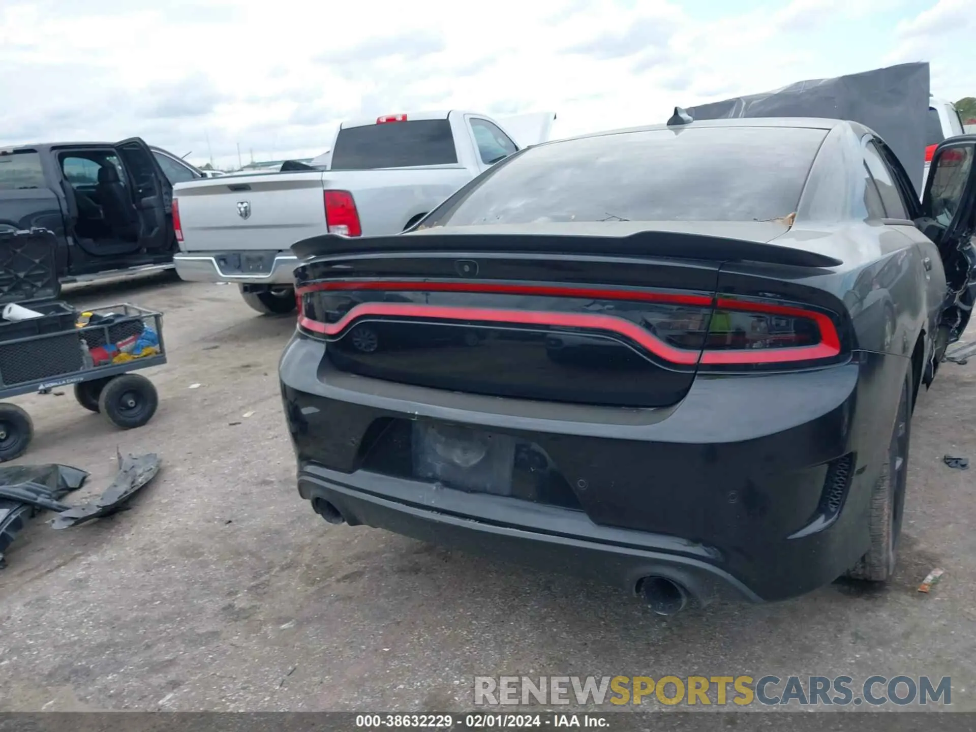 16 fotografías del automóvil dañado 2C3CDXCT4KH647147 DODGE CHARGER 2019