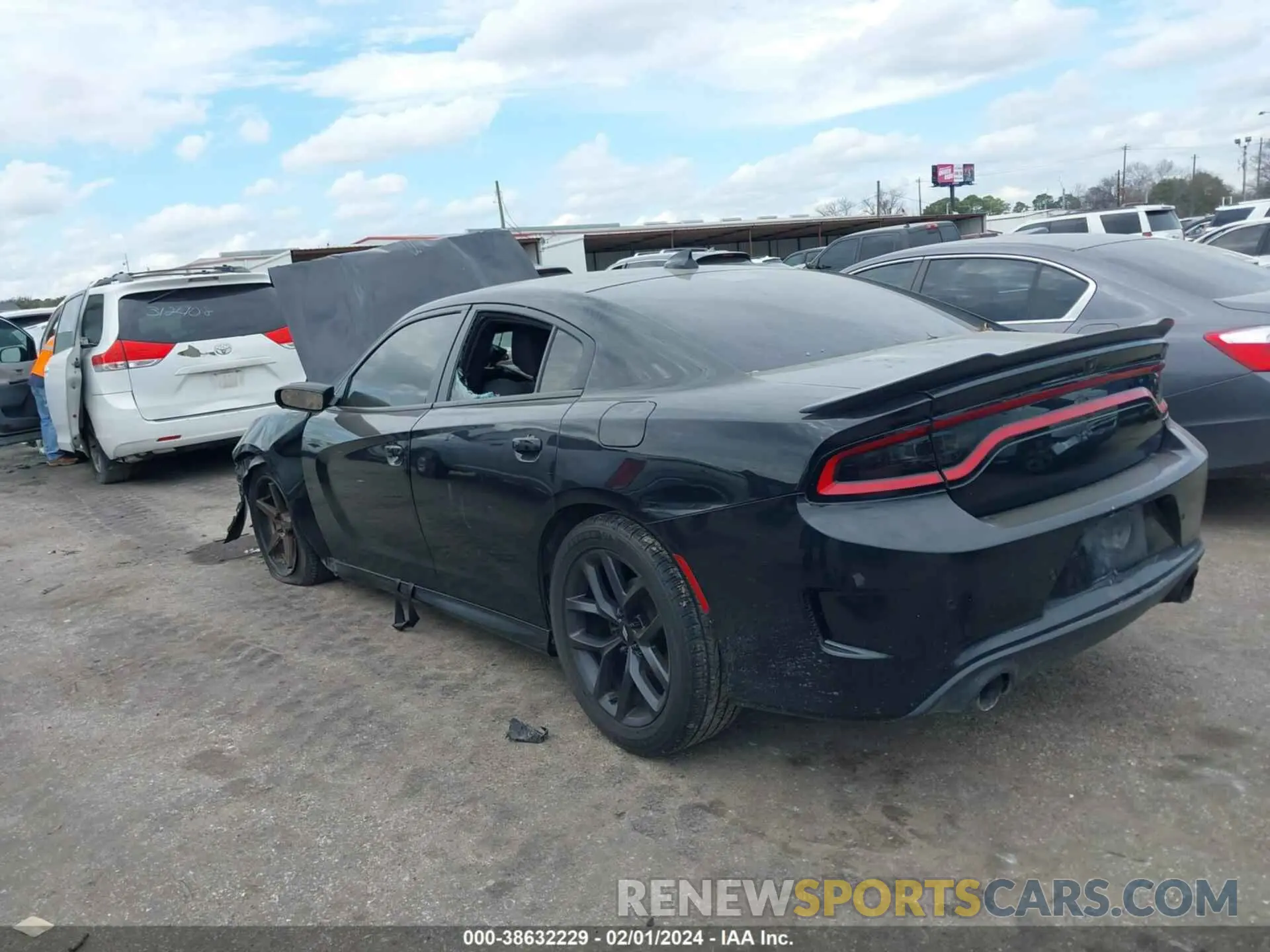 3 fotografías del automóvil dañado 2C3CDXCT4KH647147 DODGE CHARGER 2019