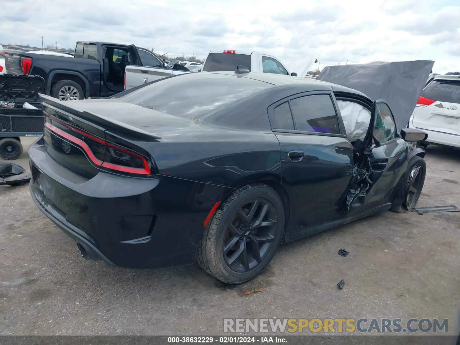 4 fotografías del automóvil dañado 2C3CDXCT4KH647147 DODGE CHARGER 2019
