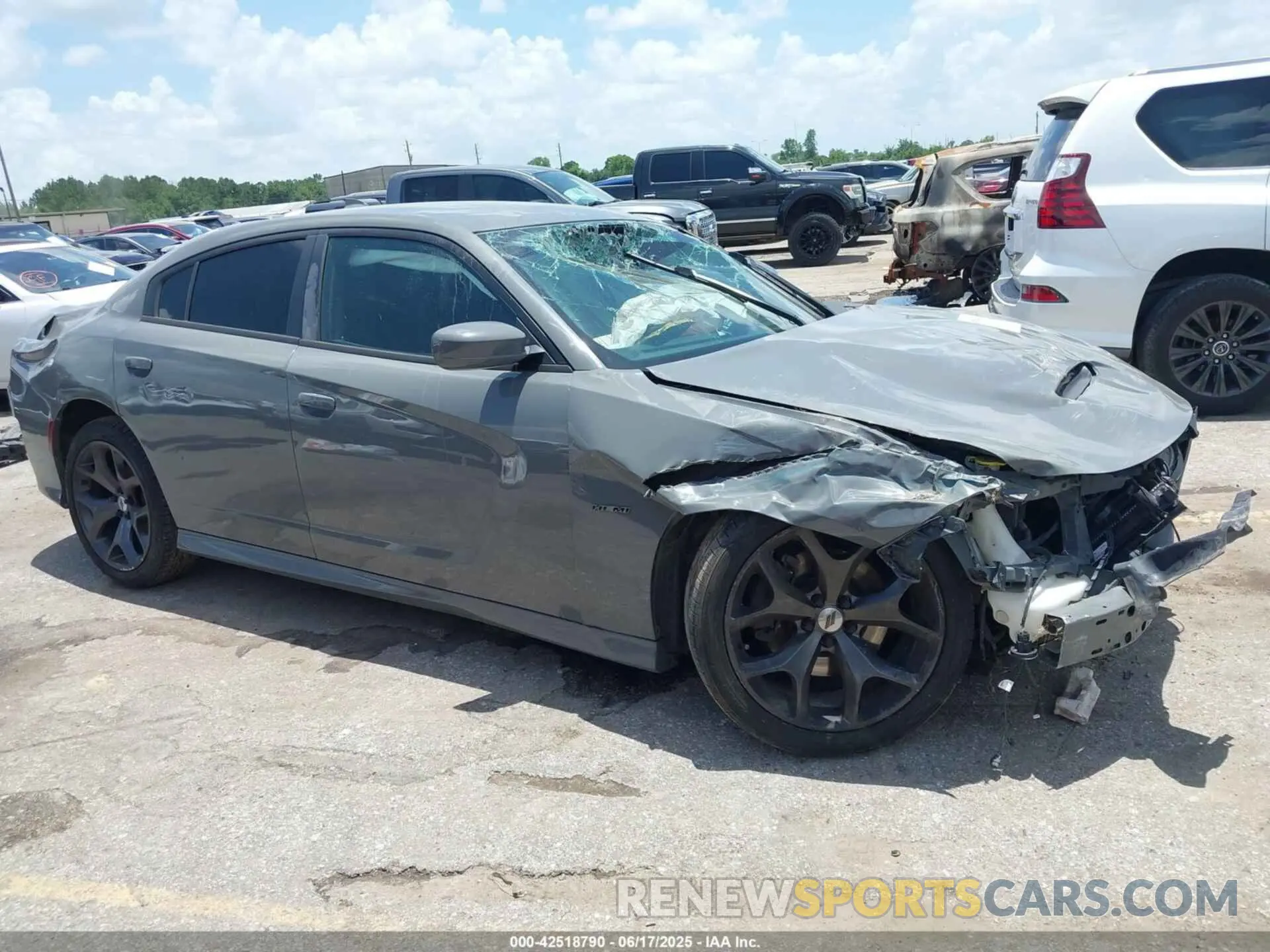 13 fotografías del automóvil dañado 2C3CDXCT6KH552783 DODGE CHARGER 2019