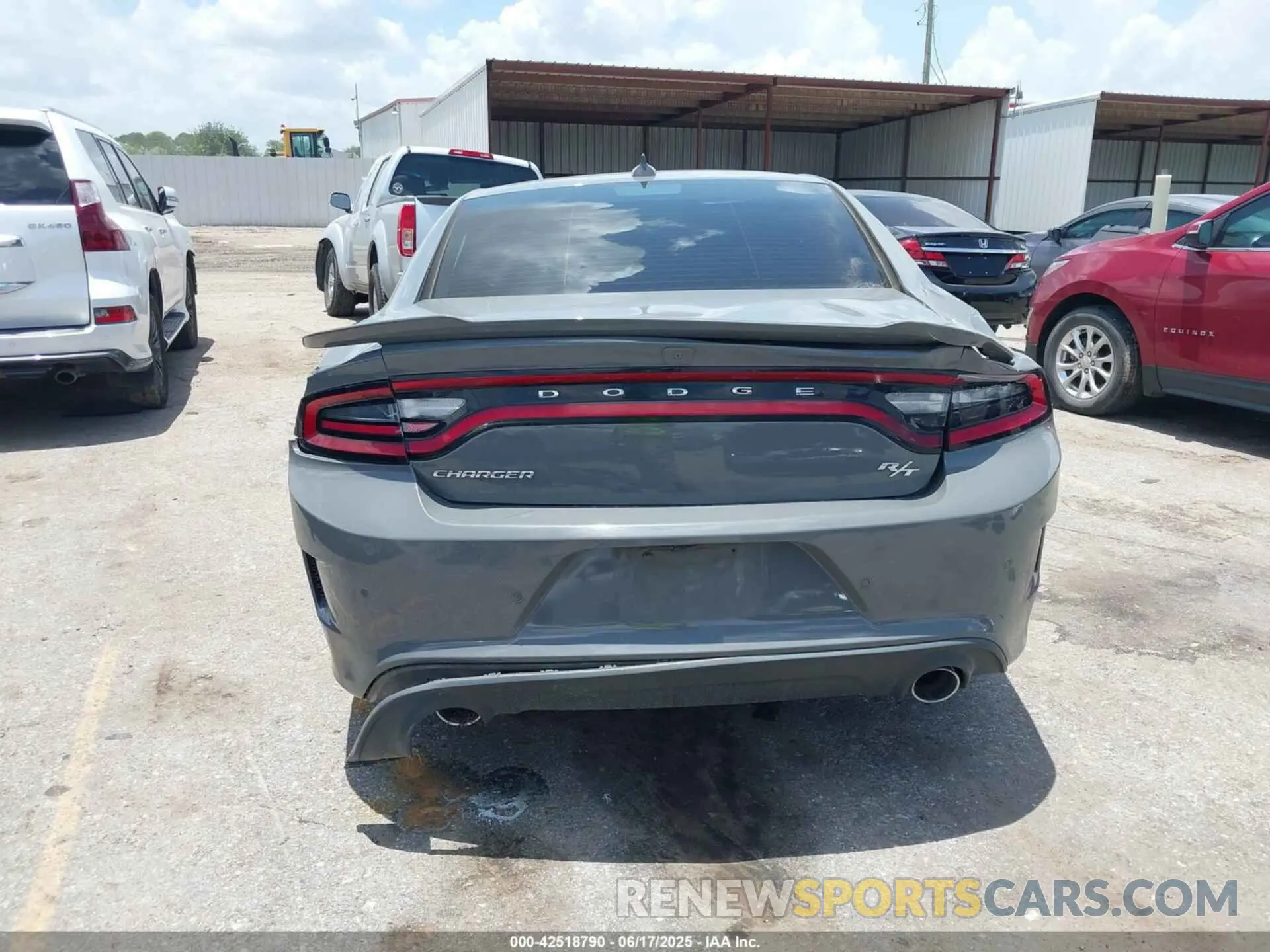 16 fotografías del automóvil dañado 2C3CDXCT6KH552783 DODGE CHARGER 2019