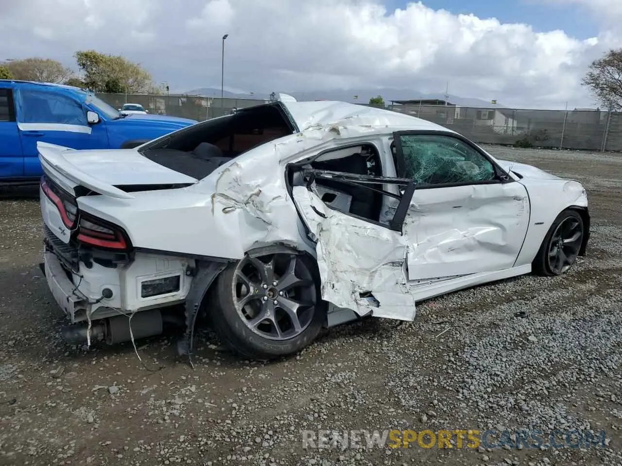 3 fotografías del automóvil dañado 2C3CDXCT6KH633198 DODGE CHARGER 2019
