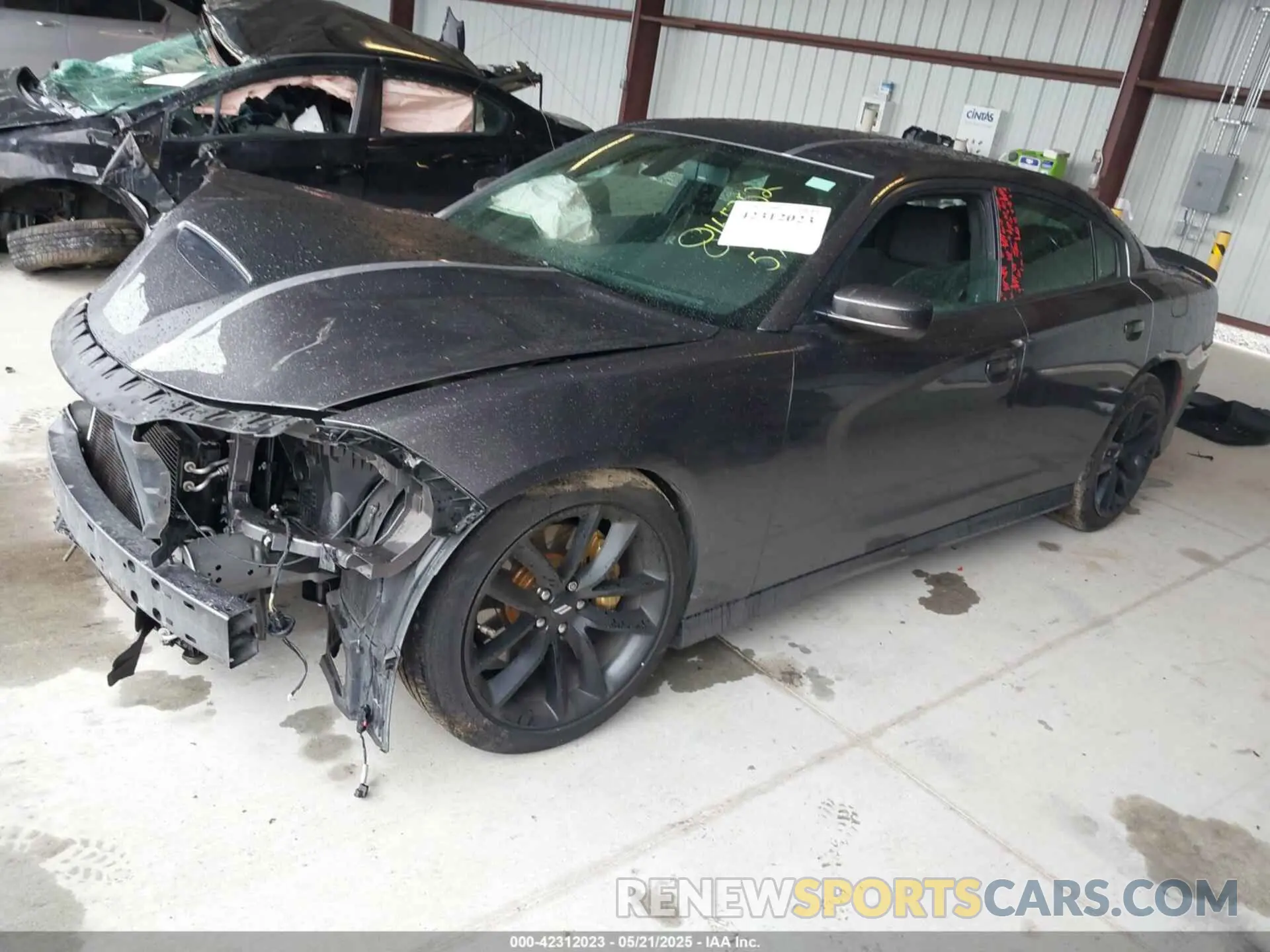 2 fotografías del automóvil dañado 2C3CDXCT6KH681882 DODGE CHARGER 2019