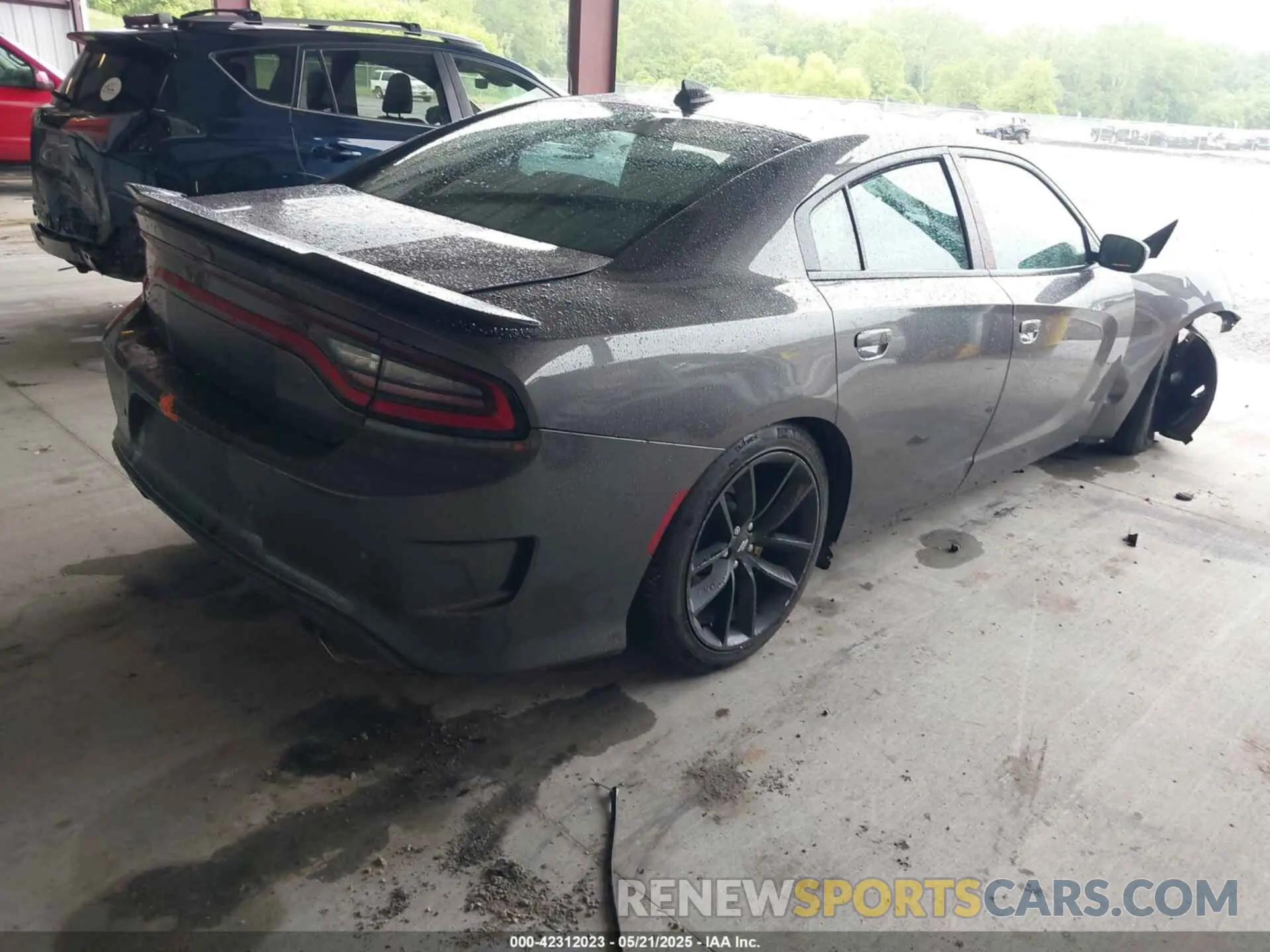 4 fotografías del automóvil dañado 2C3CDXCT6KH681882 DODGE CHARGER 2019