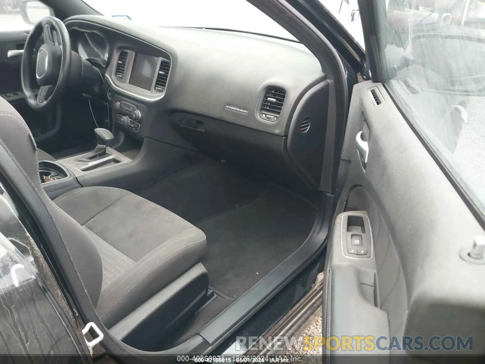 5 fotografías del automóvil dañado 2C3CDXCT6KH737142 DODGE CHARGER 2019