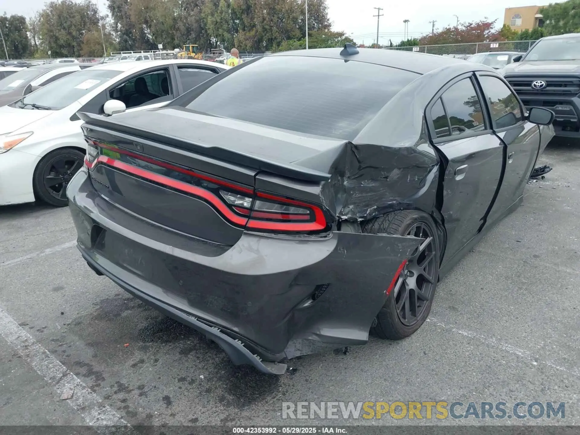 4 fotografías del automóvil dañado 2C3CDXCT7KH591513 DODGE CHARGER 2019