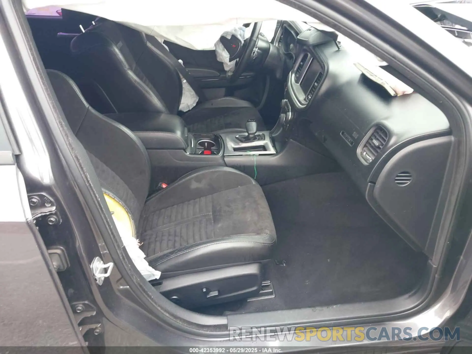 5 fotografías del automóvil dañado 2C3CDXCT7KH591513 DODGE CHARGER 2019