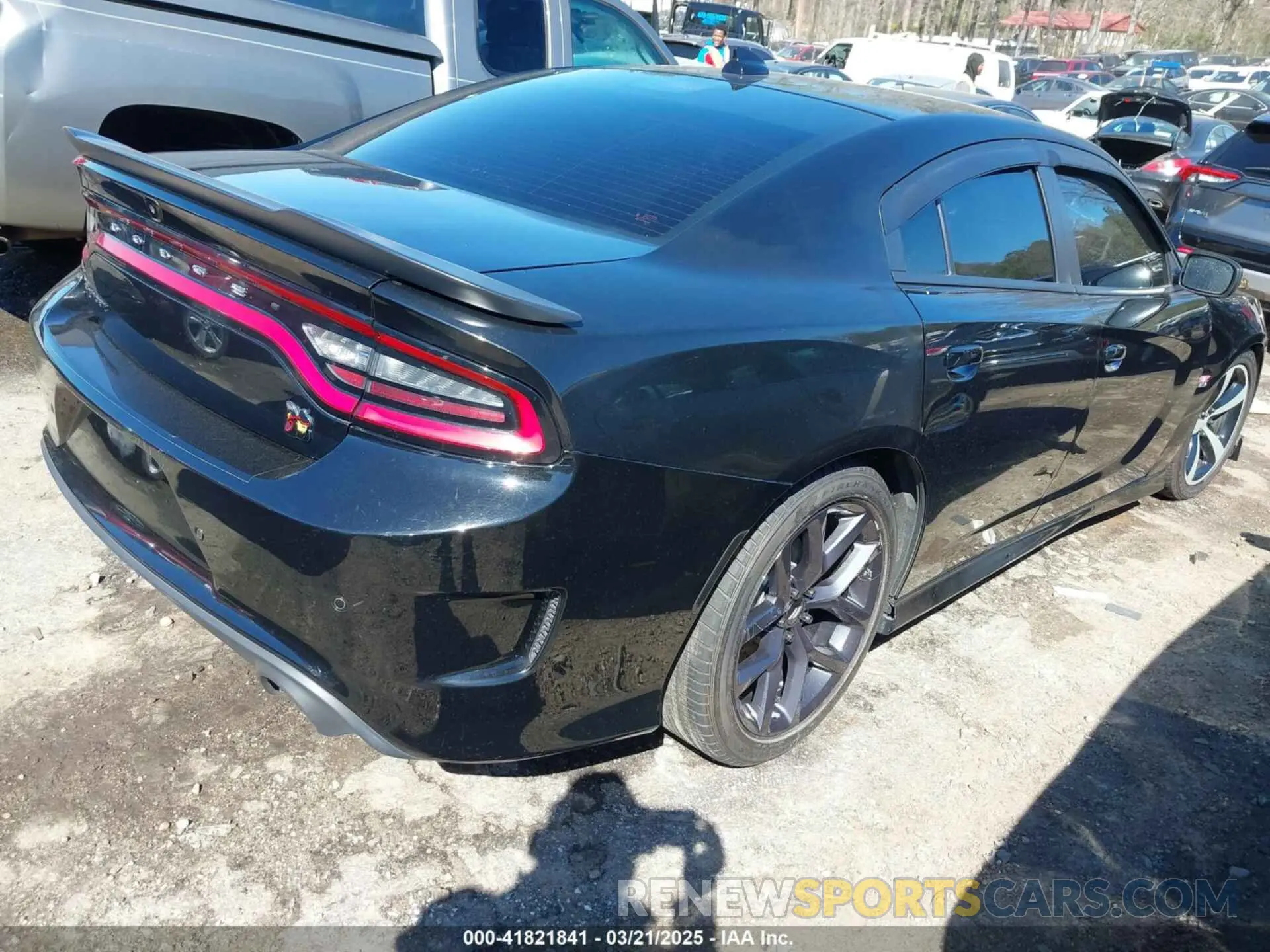 4 fotografías del automóvil dañado 2C3CDXCT7KH738381 DODGE CHARGER 2019