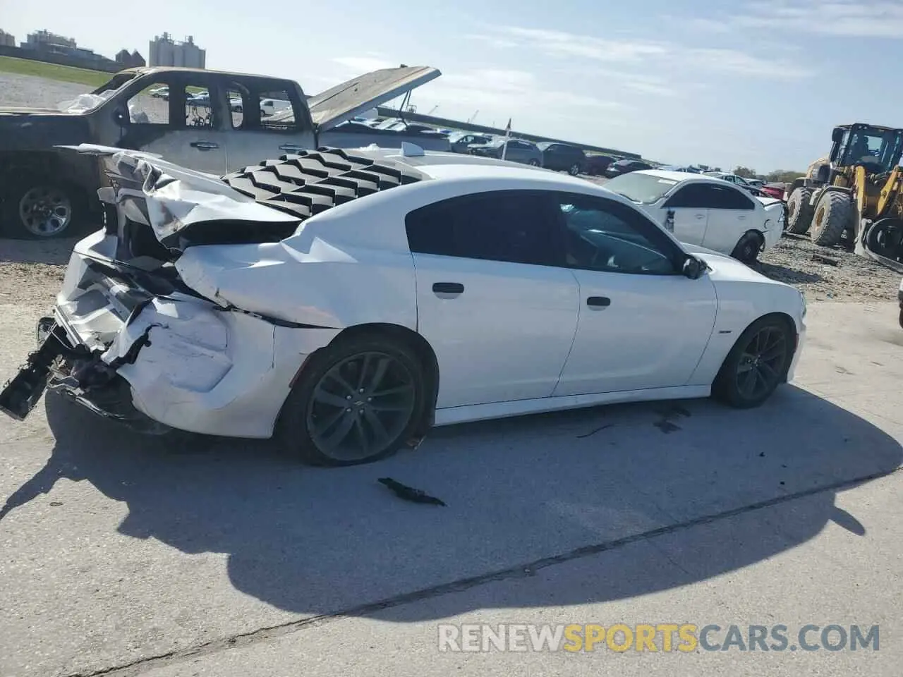 3 fotografías del automóvil dañado 2C3CDXCT9KH588497 DODGE CHARGER 2019