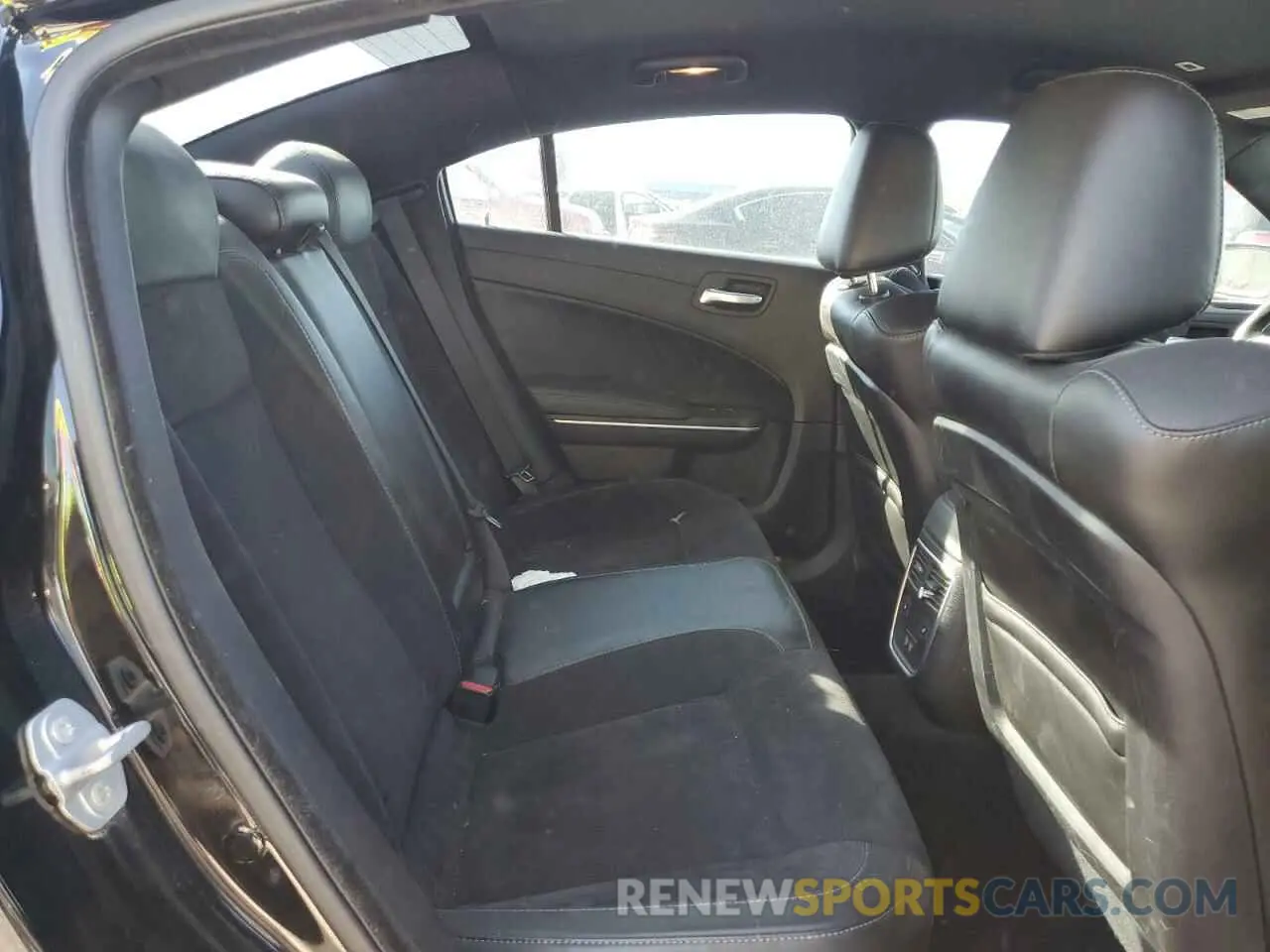 10 fotografías del automóvil dañado 2C3CDXCT9KH629890 DODGE CHARGER 2019