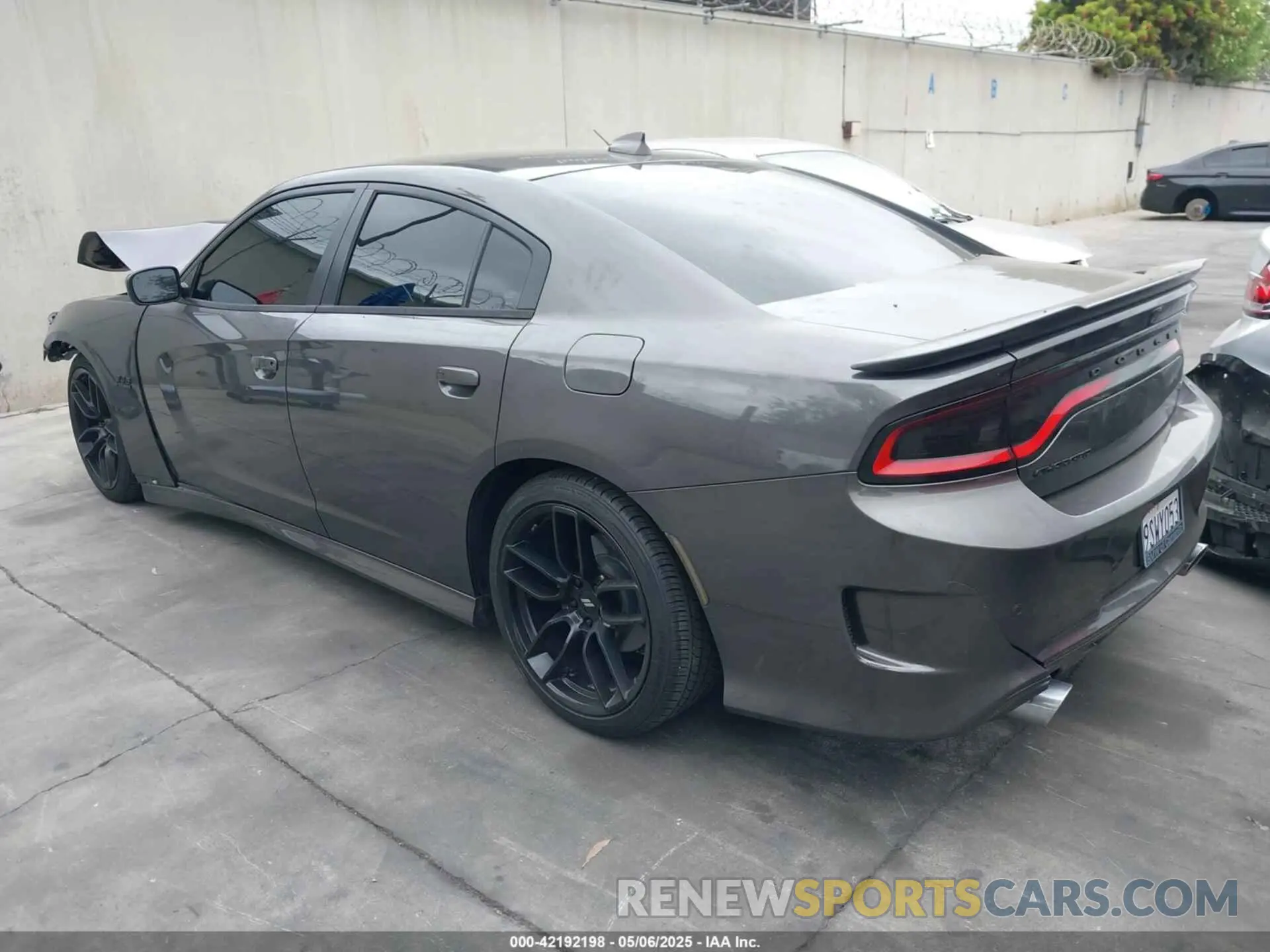 3 fotografías del automóvil dañado 2C3CDXCTXKH542225 DODGE CHARGER 2019