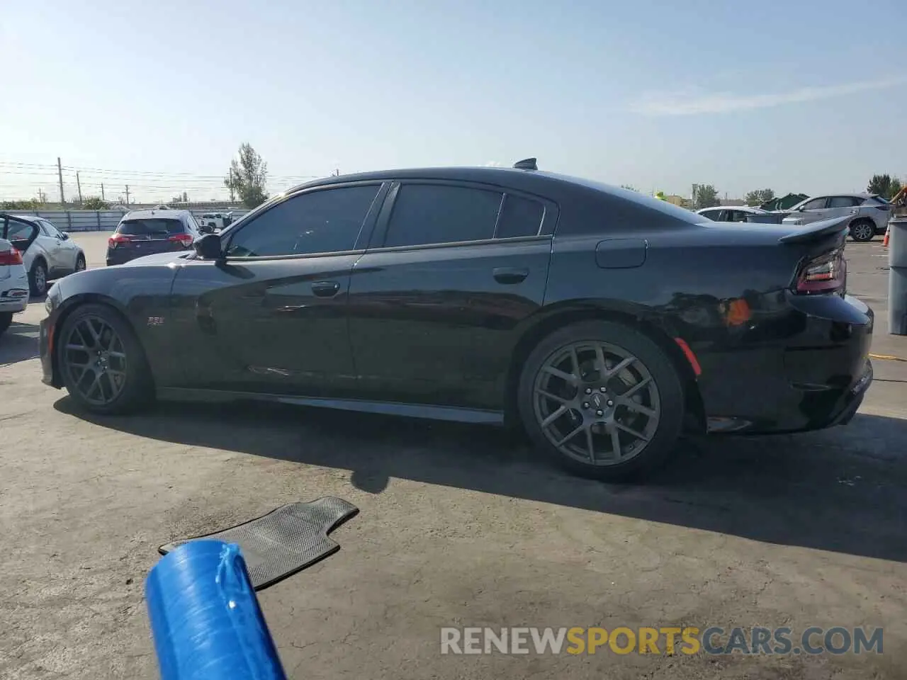 2 fotografías del automóvil dañado 2C3CDXGJ0KH564131 DODGE CHARGER 2019