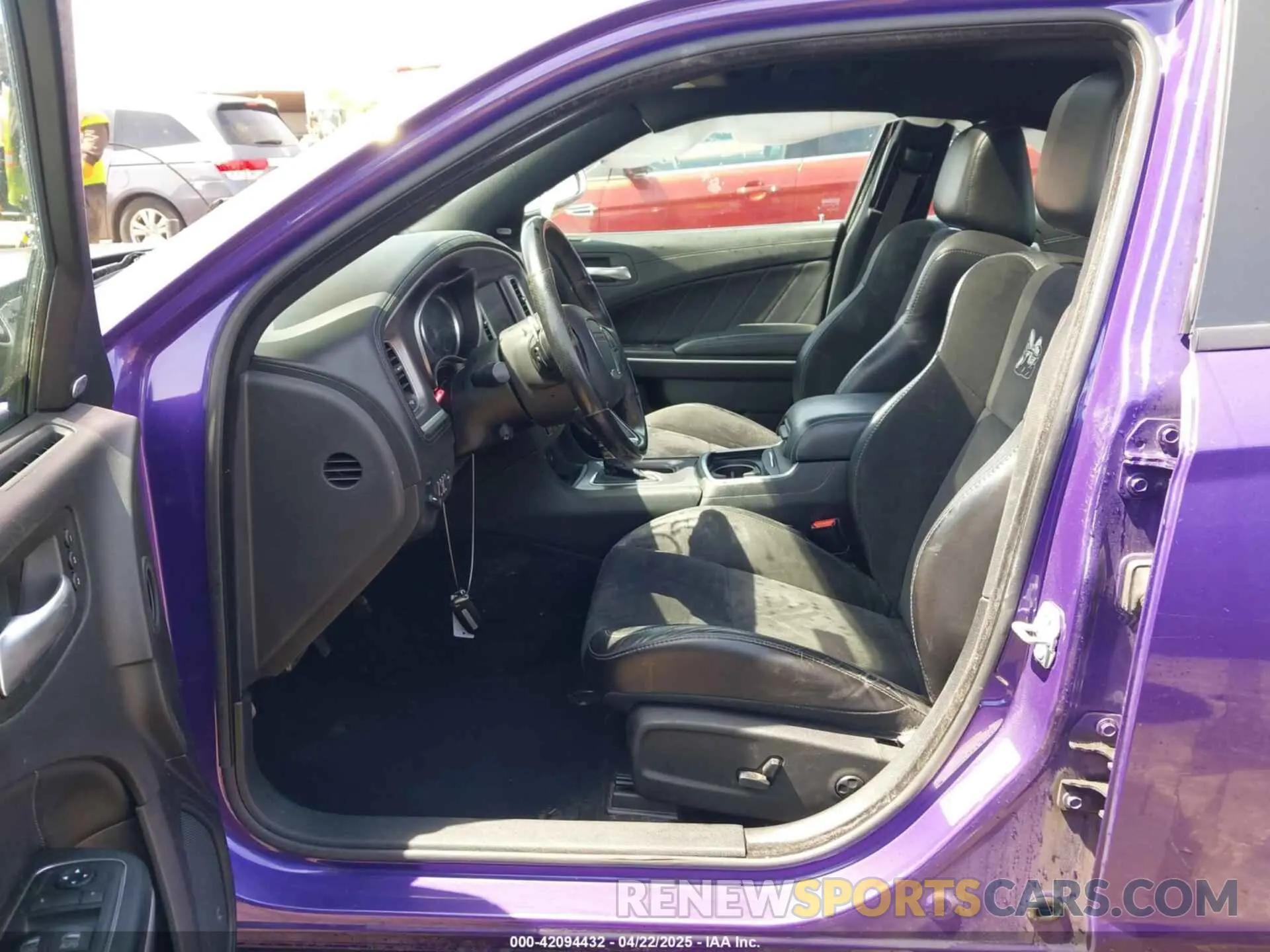 5 fotografías del automóvil dañado 2C3CDXGJ0KH688741 DODGE CHARGER 2019