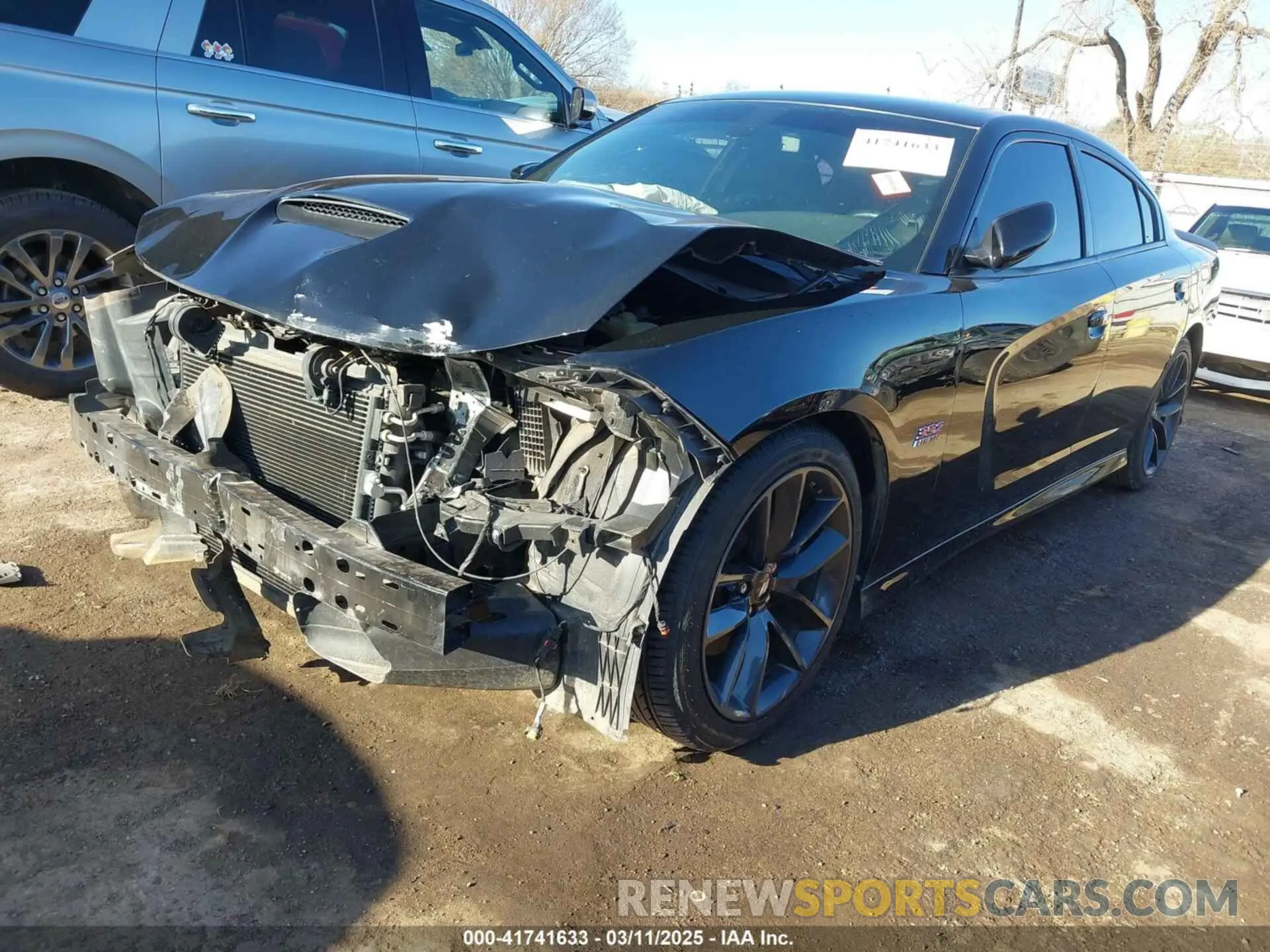 2 fotografías del automóvil dañado 2C3CDXGJ1KH506951 DODGE CHARGER 2019