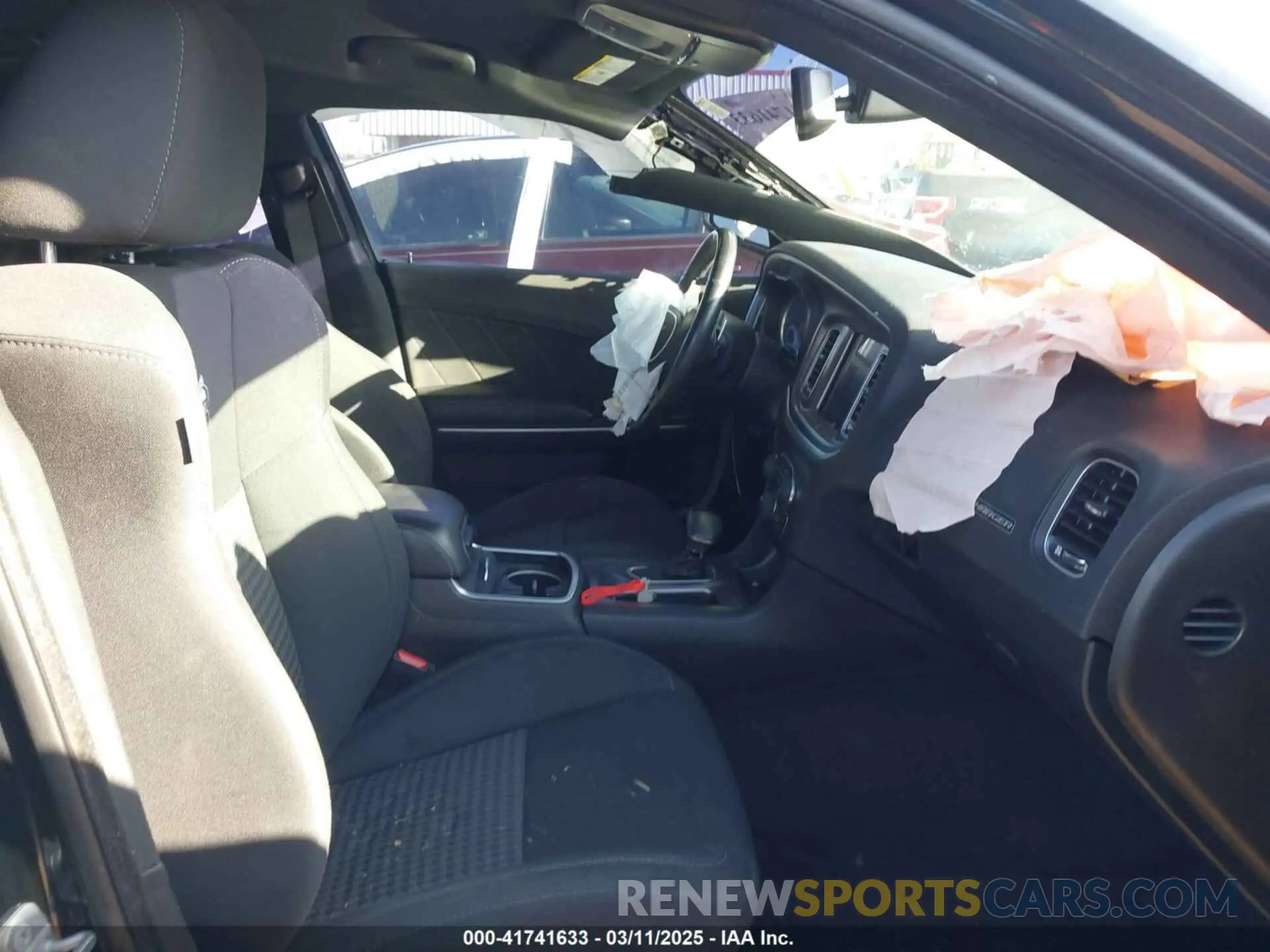 5 fotografías del automóvil dañado 2C3CDXGJ1KH506951 DODGE CHARGER 2019
