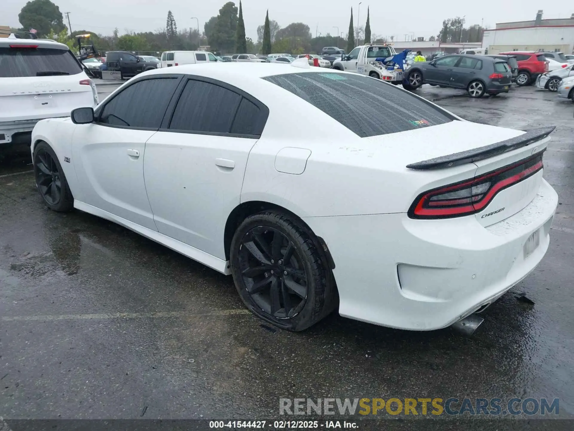 3 fotografías del automóvil dañado 2C3CDXGJ3KH511083 DODGE CHARGER 2019