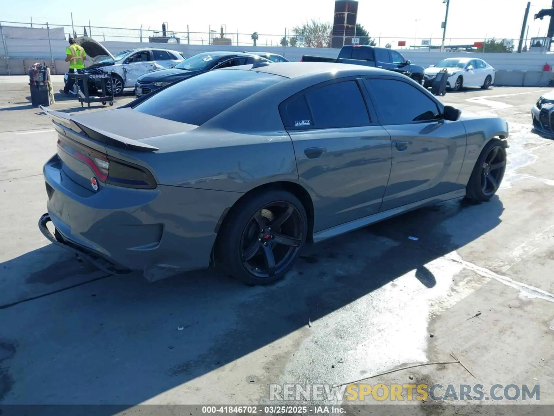 4 fotografías del automóvil dañado 2C3CDXGJ4KH576394 DODGE CHARGER 2019