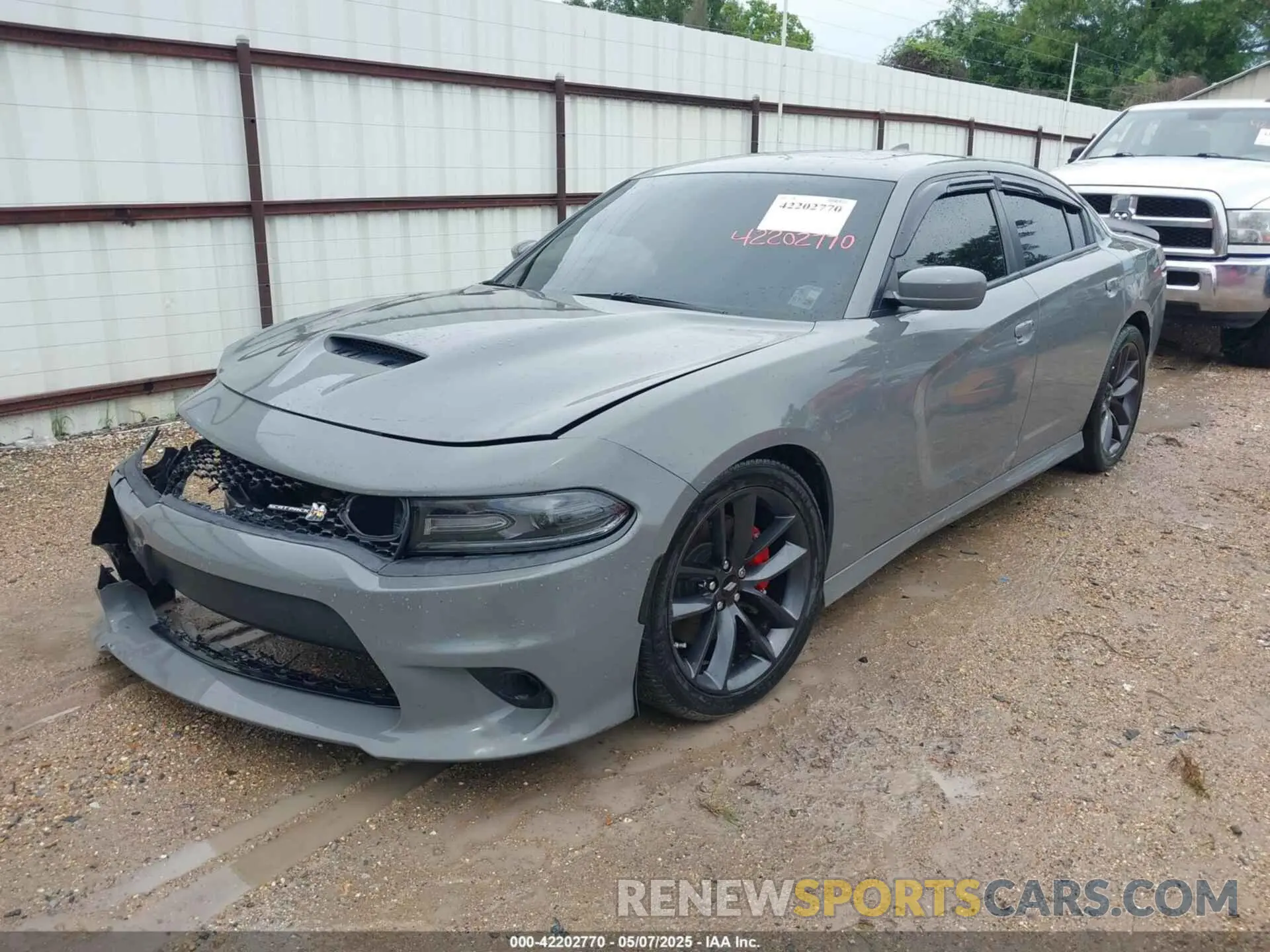 2 fotografías del automóvil dañado 2C3CDXGJ4KH647044 DODGE CHARGER 2019