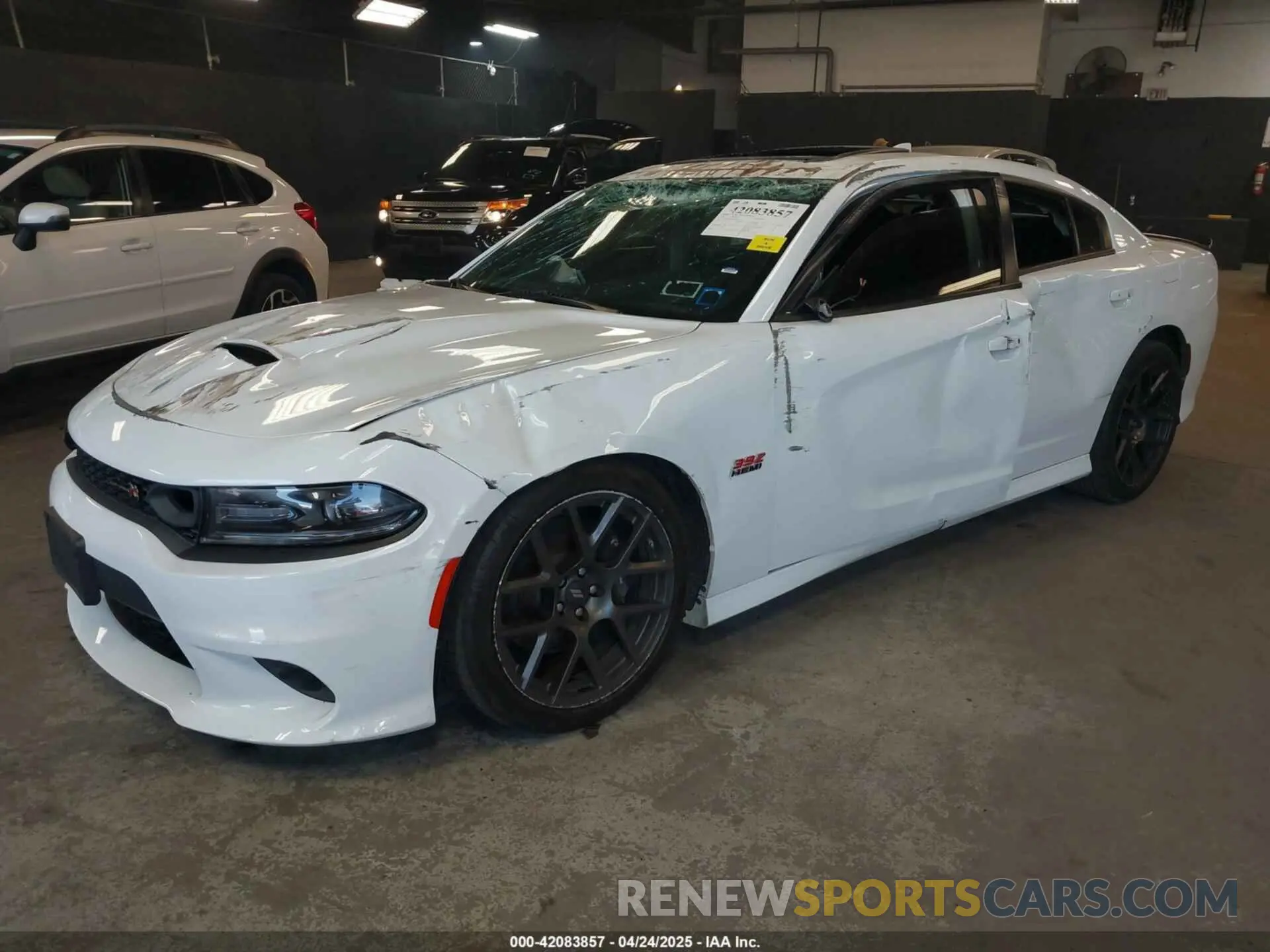 2 fotografías del automóvil dañado 2C3CDXGJ4KH674406 DODGE CHARGER 2019