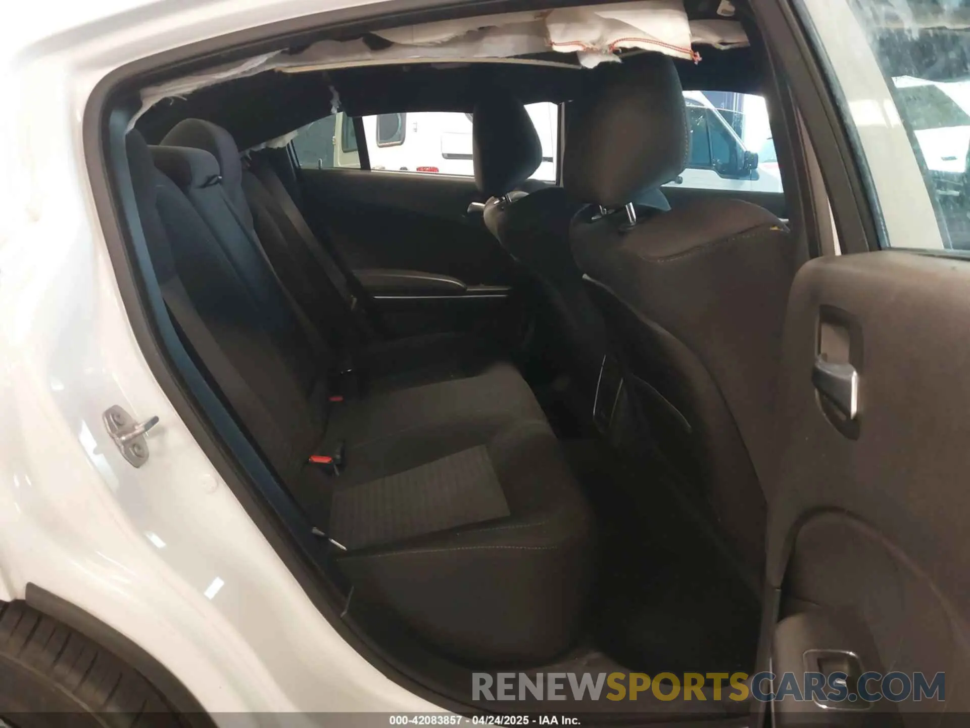 8 fotografías del automóvil dañado 2C3CDXGJ4KH674406 DODGE CHARGER 2019