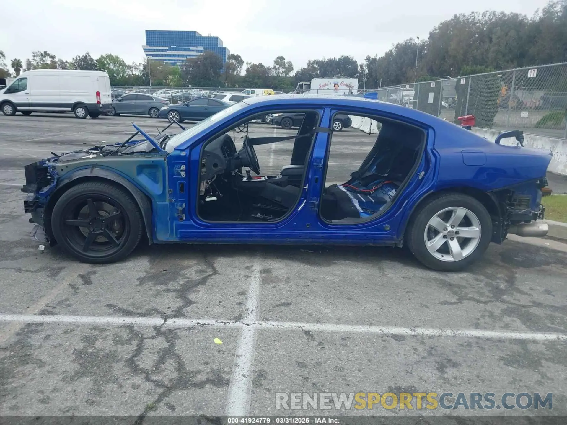 13 fotografías del automóvil dañado 2C3CDXGJ8KH615682 DODGE CHARGER 2019