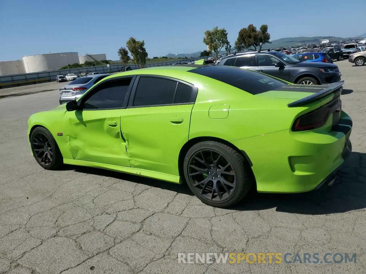 2 fotografías del automóvil dañado 2C3CDXGJ8KH716088 DODGE CHARGER 2019