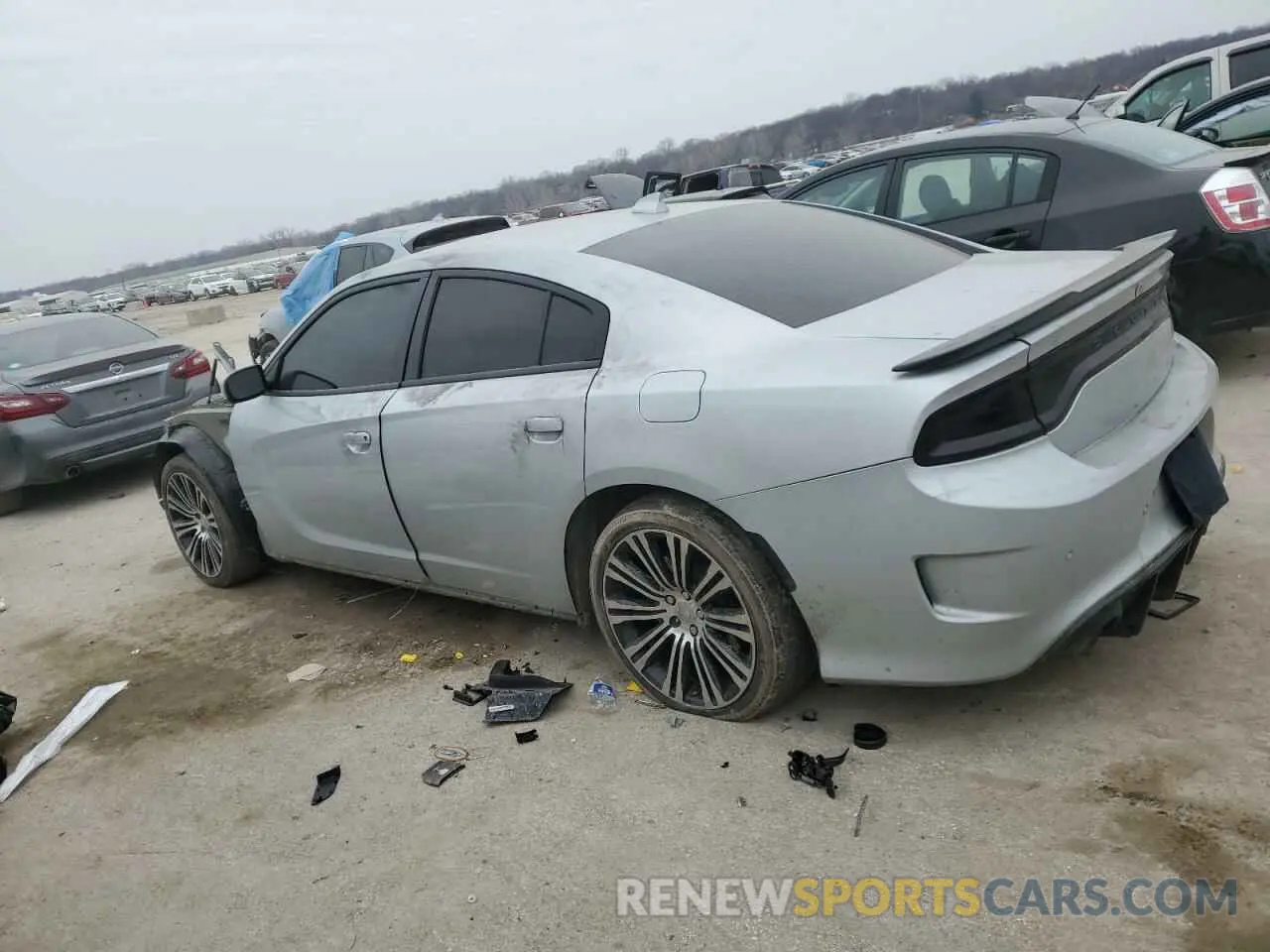 2 fotografías del automóvil dañado 2C3CDXGJ9KH668049 DODGE CHARGER 2019
