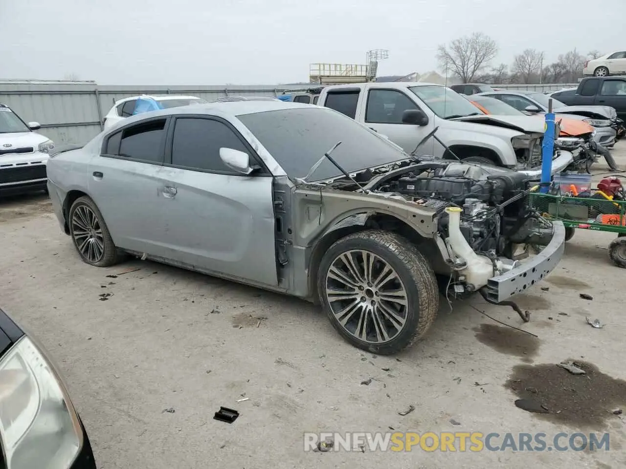 4 fotografías del automóvil dañado 2C3CDXGJ9KH668049 DODGE CHARGER 2019