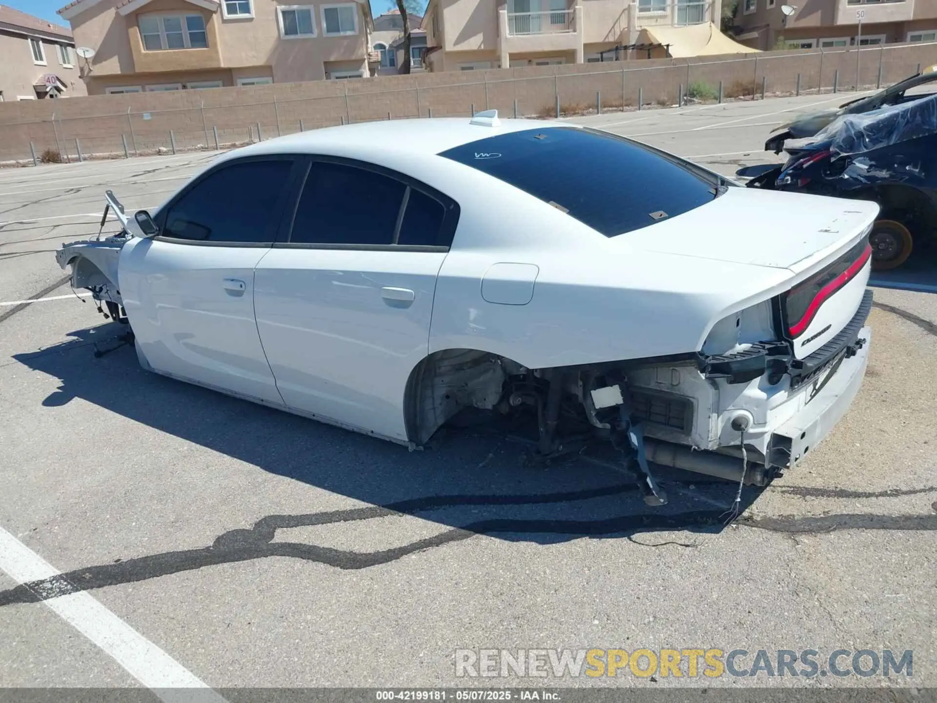 3 fotografías del automóvil dañado 2C3CDXGJ9KH742747 DODGE CHARGER 2019