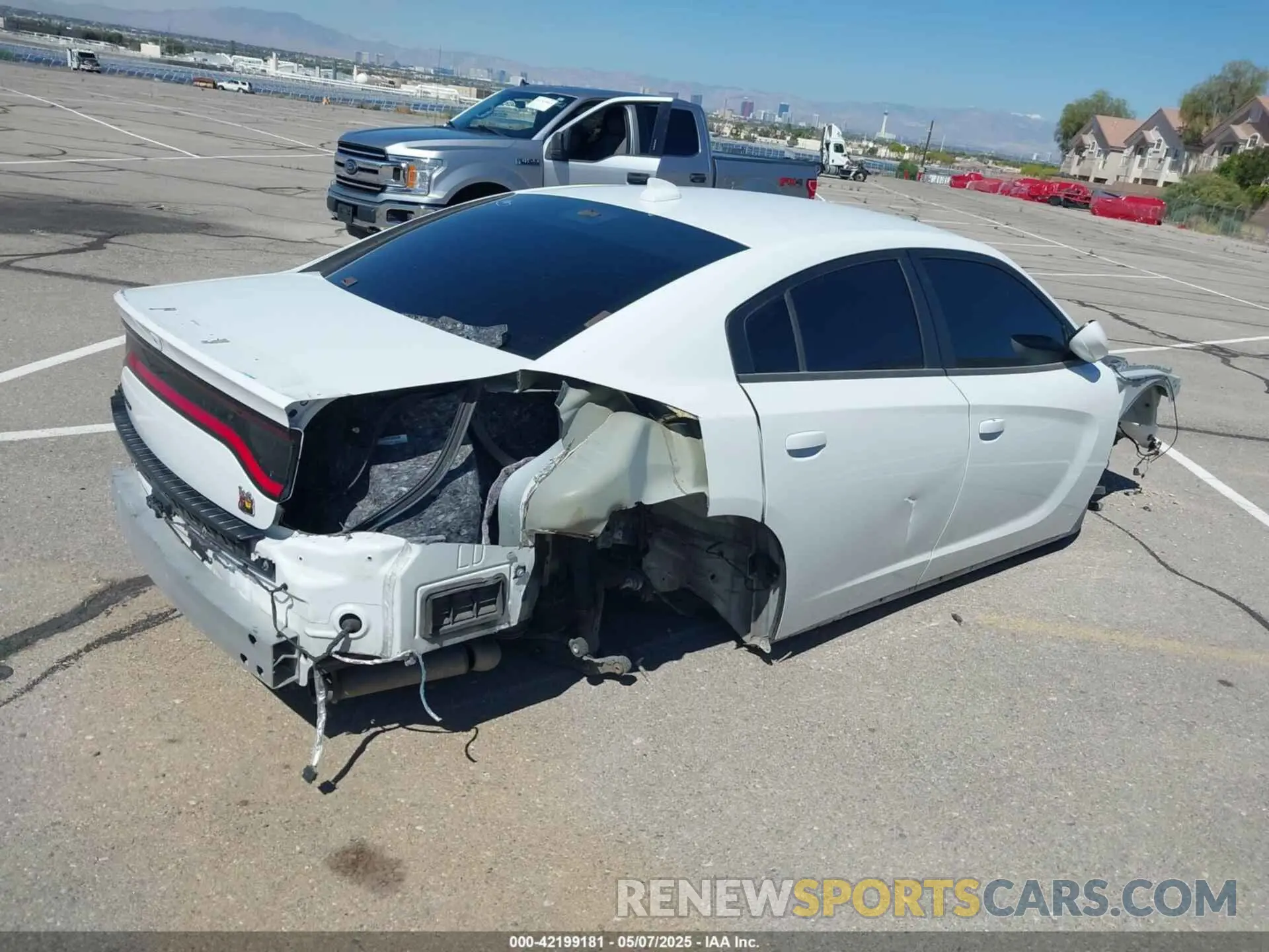 4 fotografías del automóvil dañado 2C3CDXGJ9KH742747 DODGE CHARGER 2019