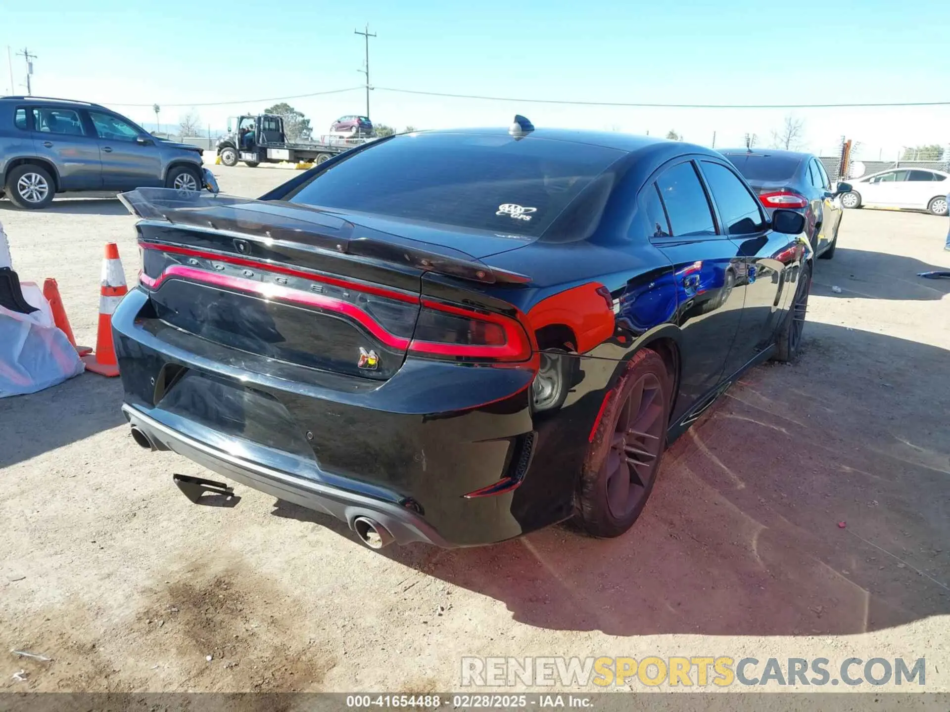 4 fotografías del automóvil dañado 2C3CDXGJ9KH756602 DODGE CHARGER 2019