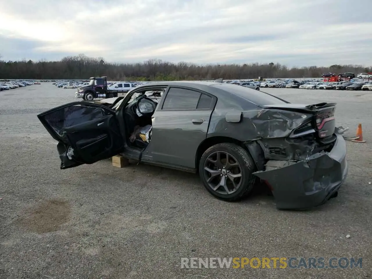 2 fotografías del automóvil dañado 2C3CDXHG1KH630530 DODGE CHARGER 2019