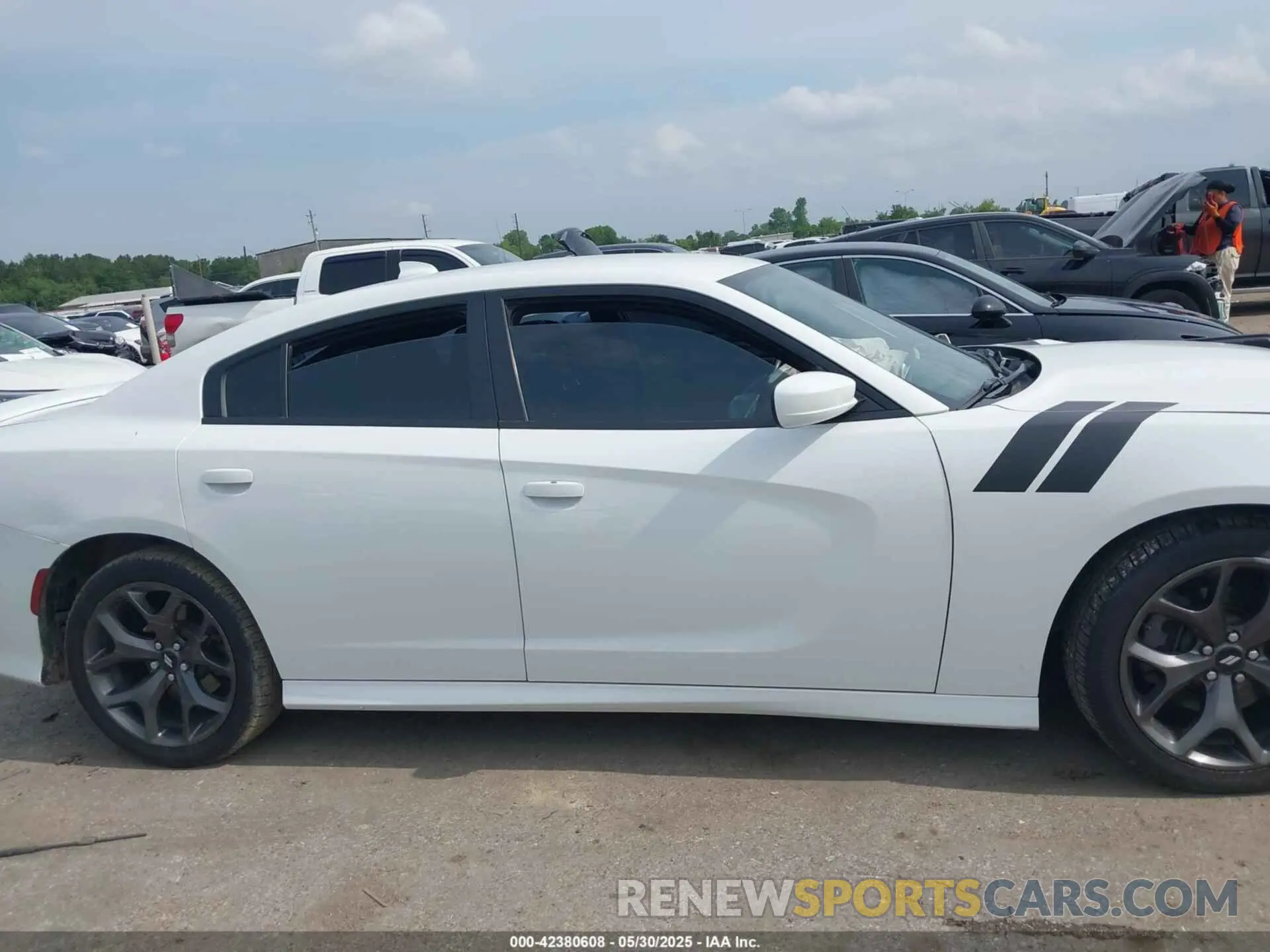 14 fotografías del automóvil dañado 2C3CDXHG4KH686994 DODGE CHARGER 2019
