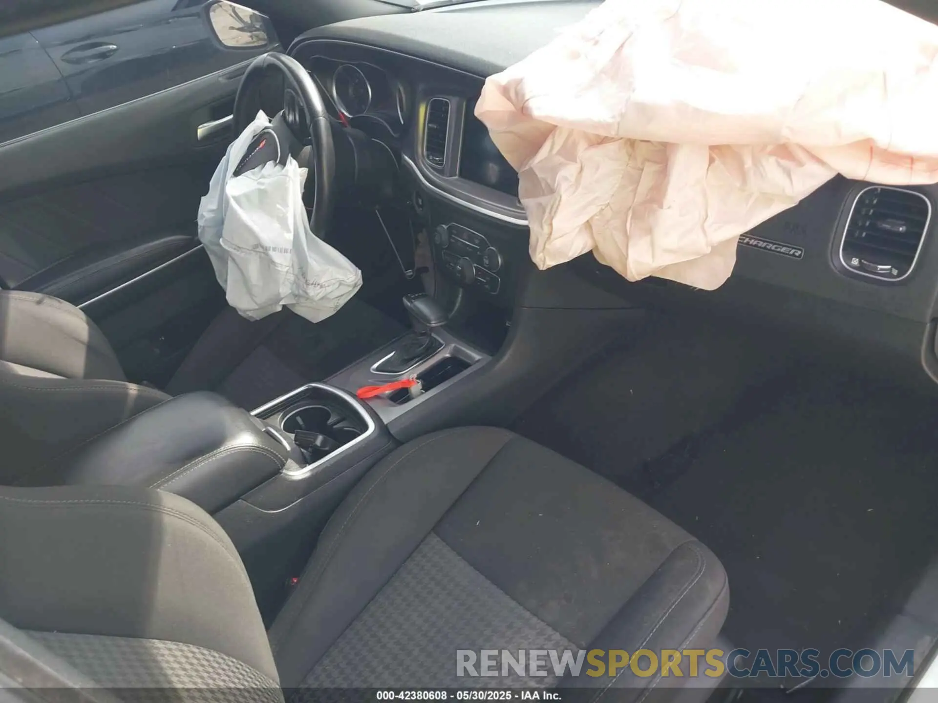 5 fotografías del automóvil dañado 2C3CDXHG4KH686994 DODGE CHARGER 2019