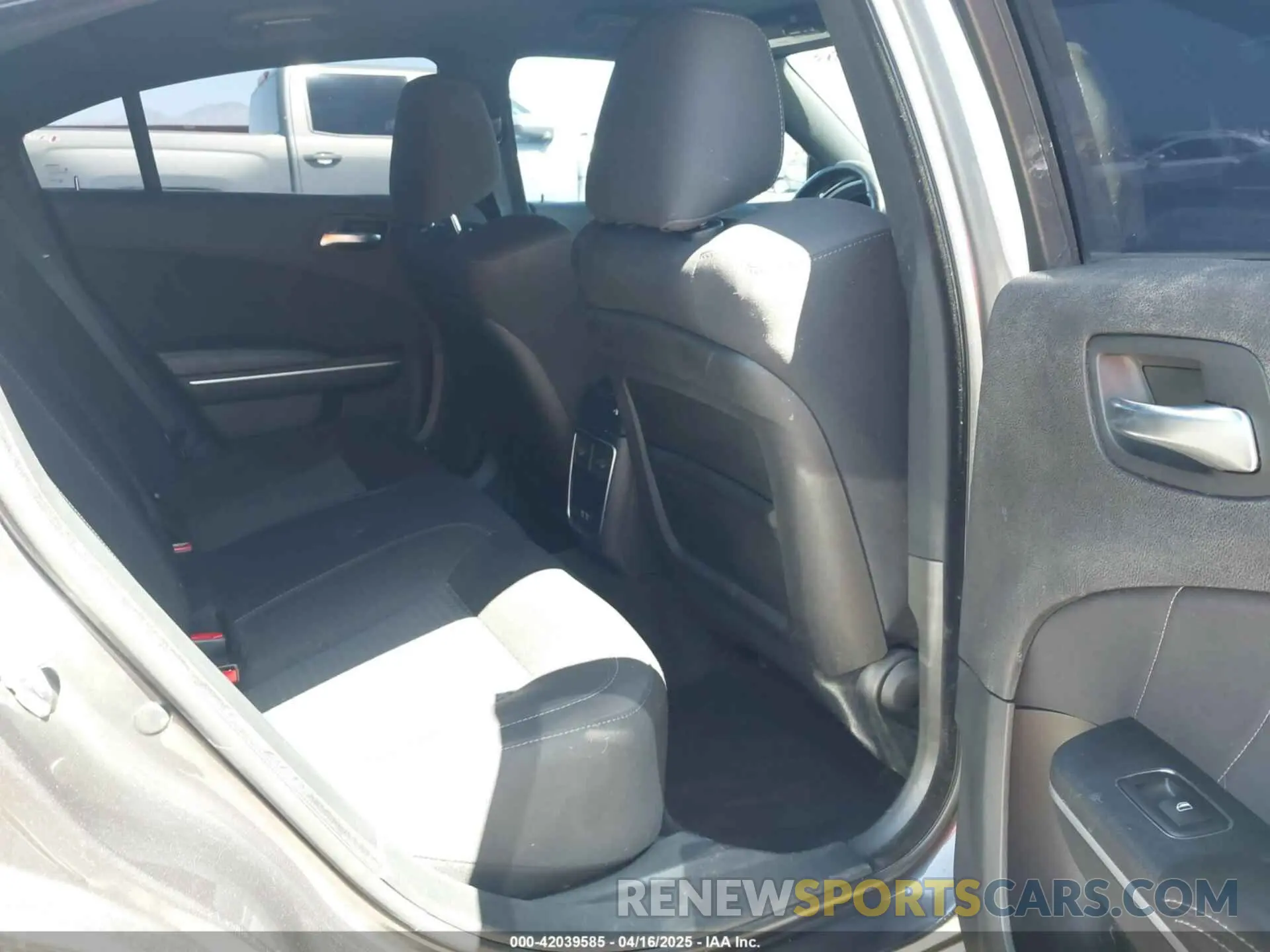 8 fotografías del automóvil dañado 2C3CDXHG5KH513064 DODGE CHARGER 2019