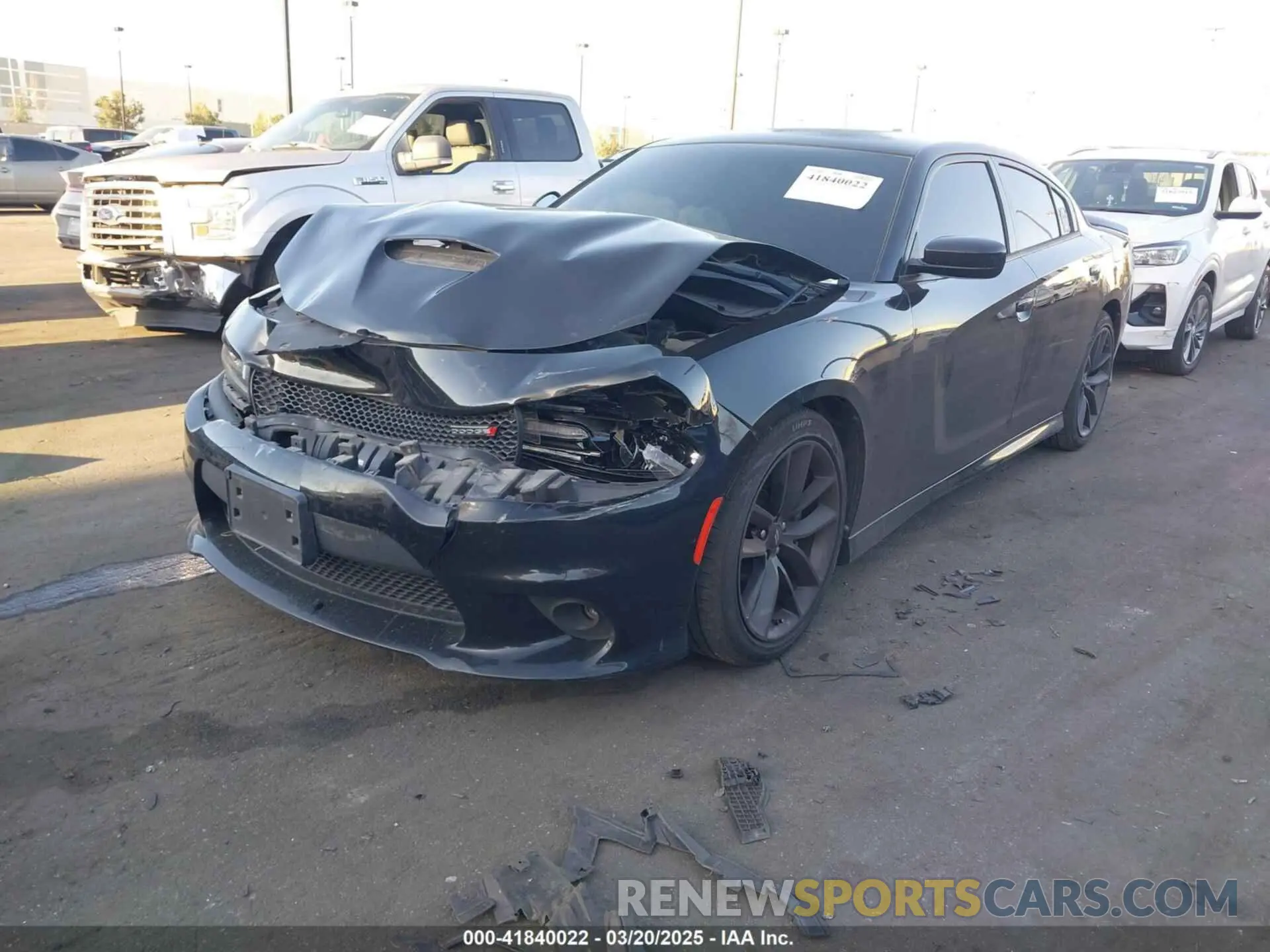 2 fotografías del automóvil dañado 2C3CDXHGXKH597477 DODGE CHARGER 2019